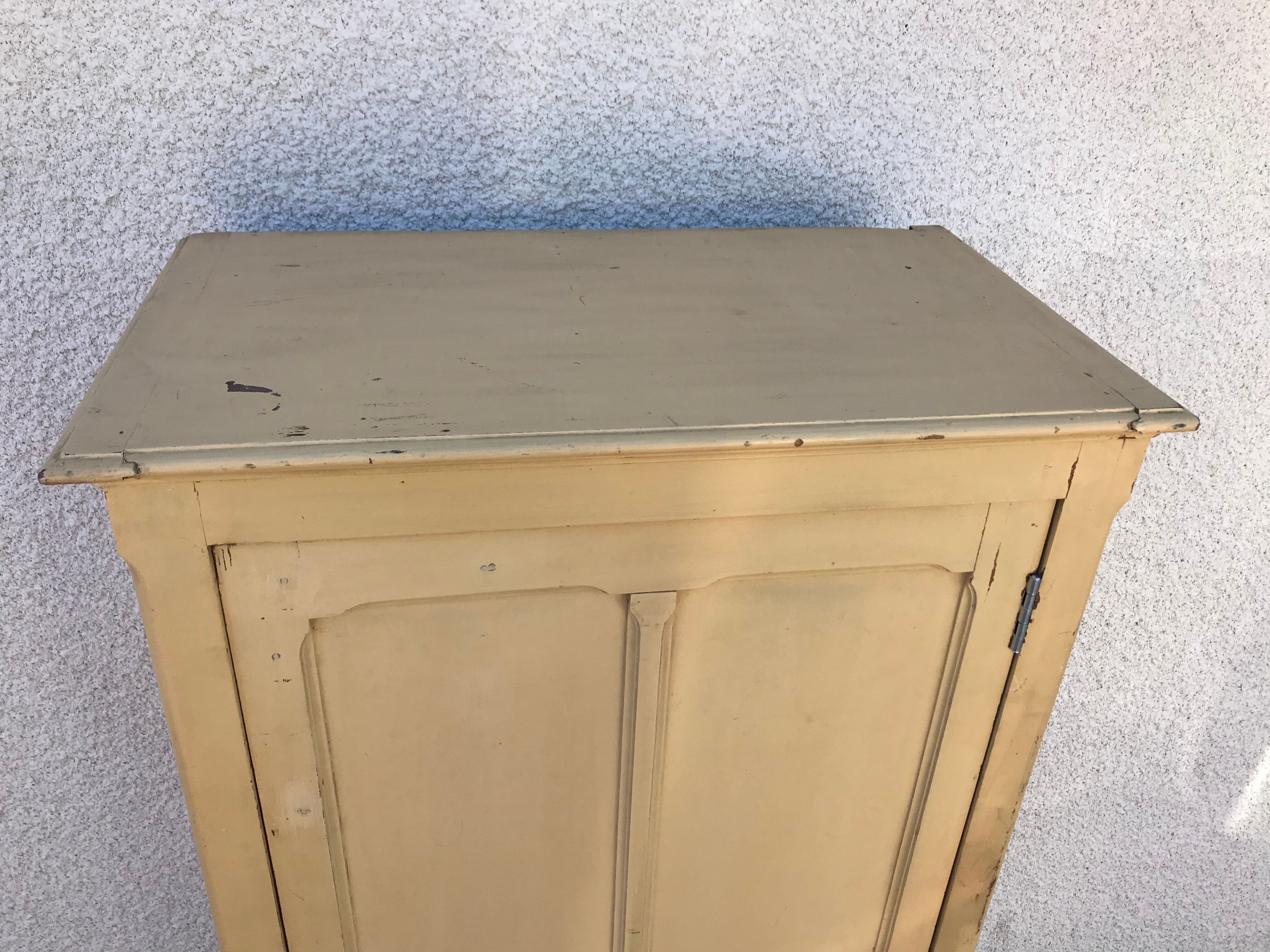 Yellow Parisian wardrobe