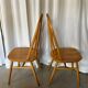 Paire de chaises scandinaves en bois clair