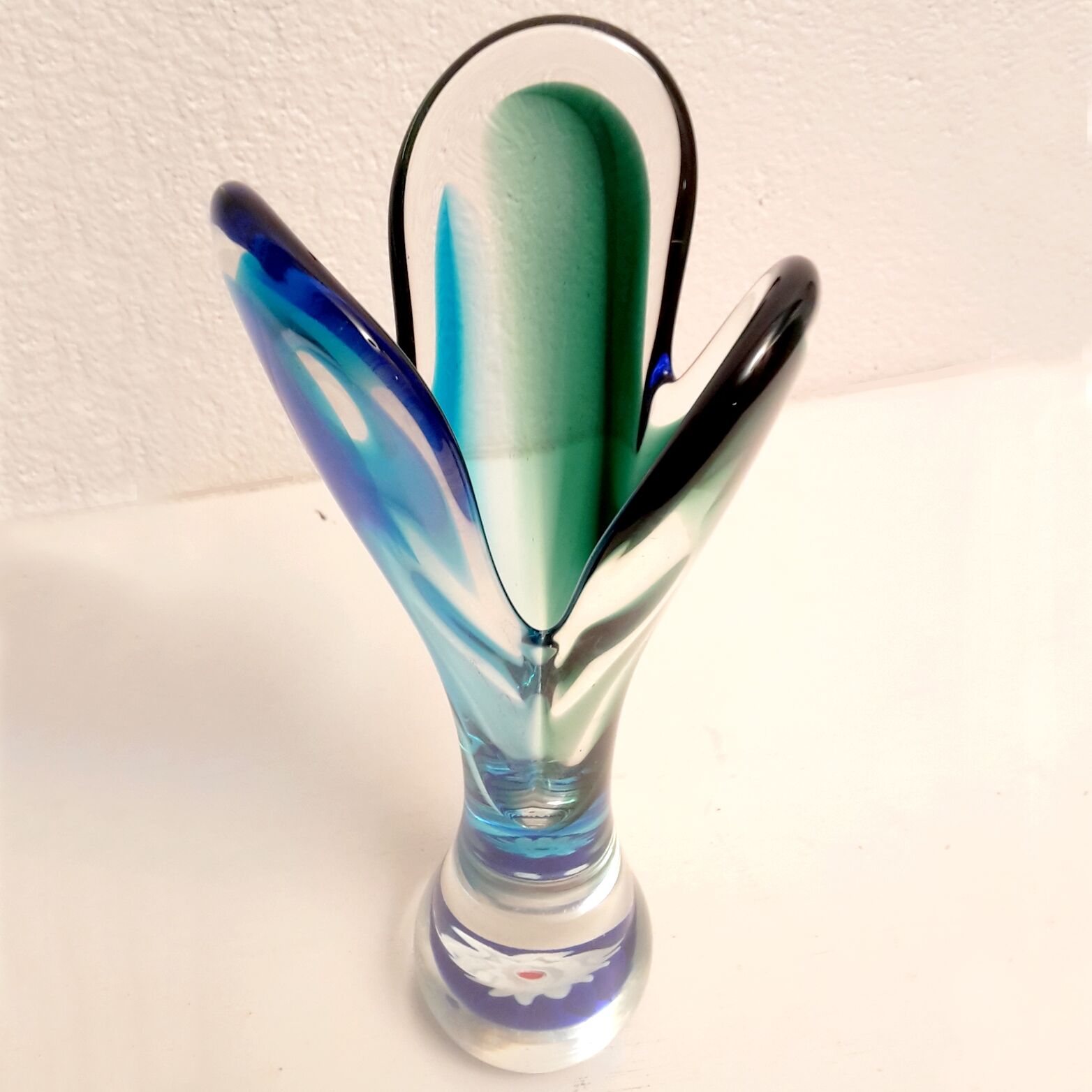 70's glass vase with inclusion