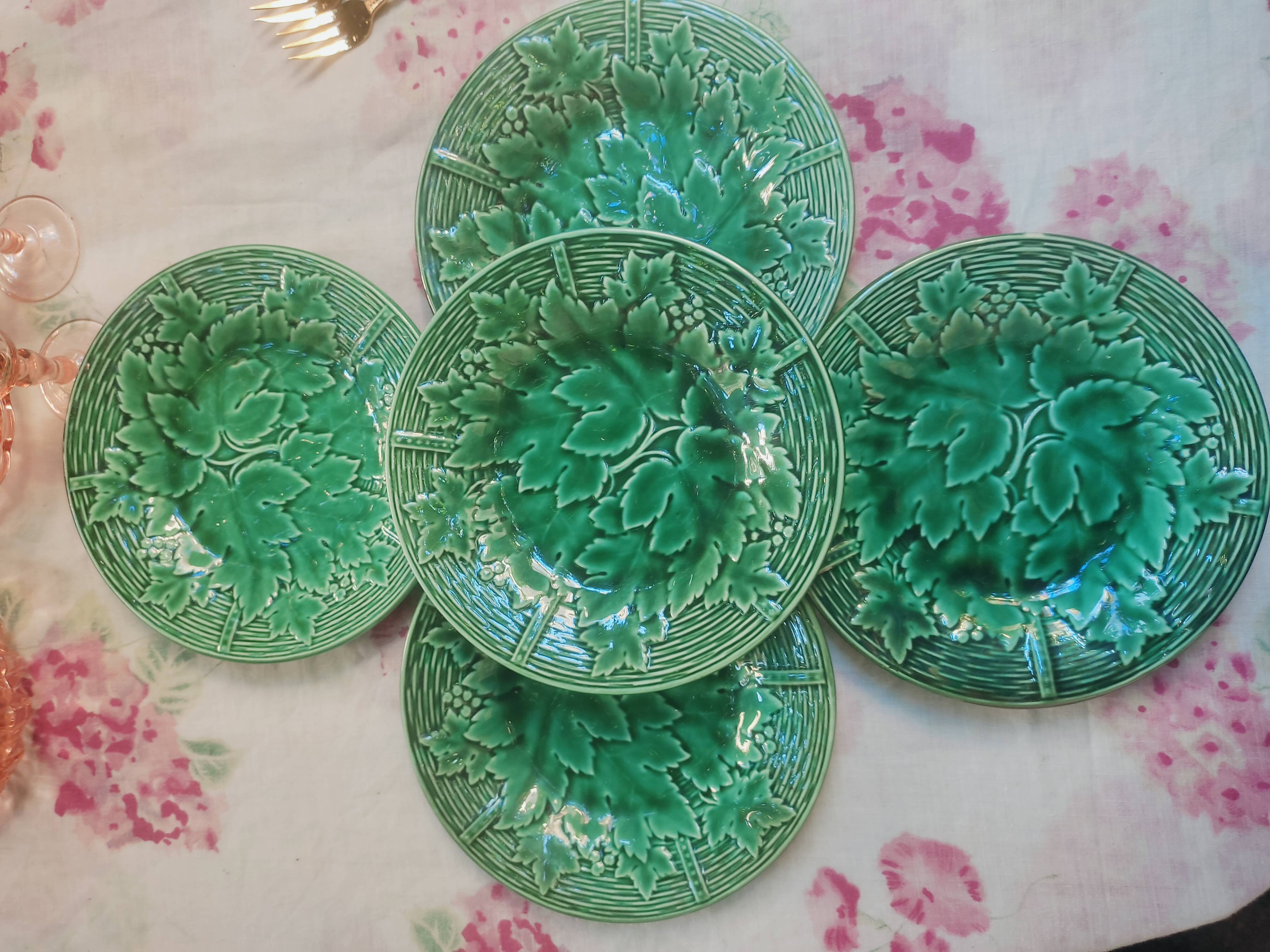 5 plates vine and basketry in slurry by Gien