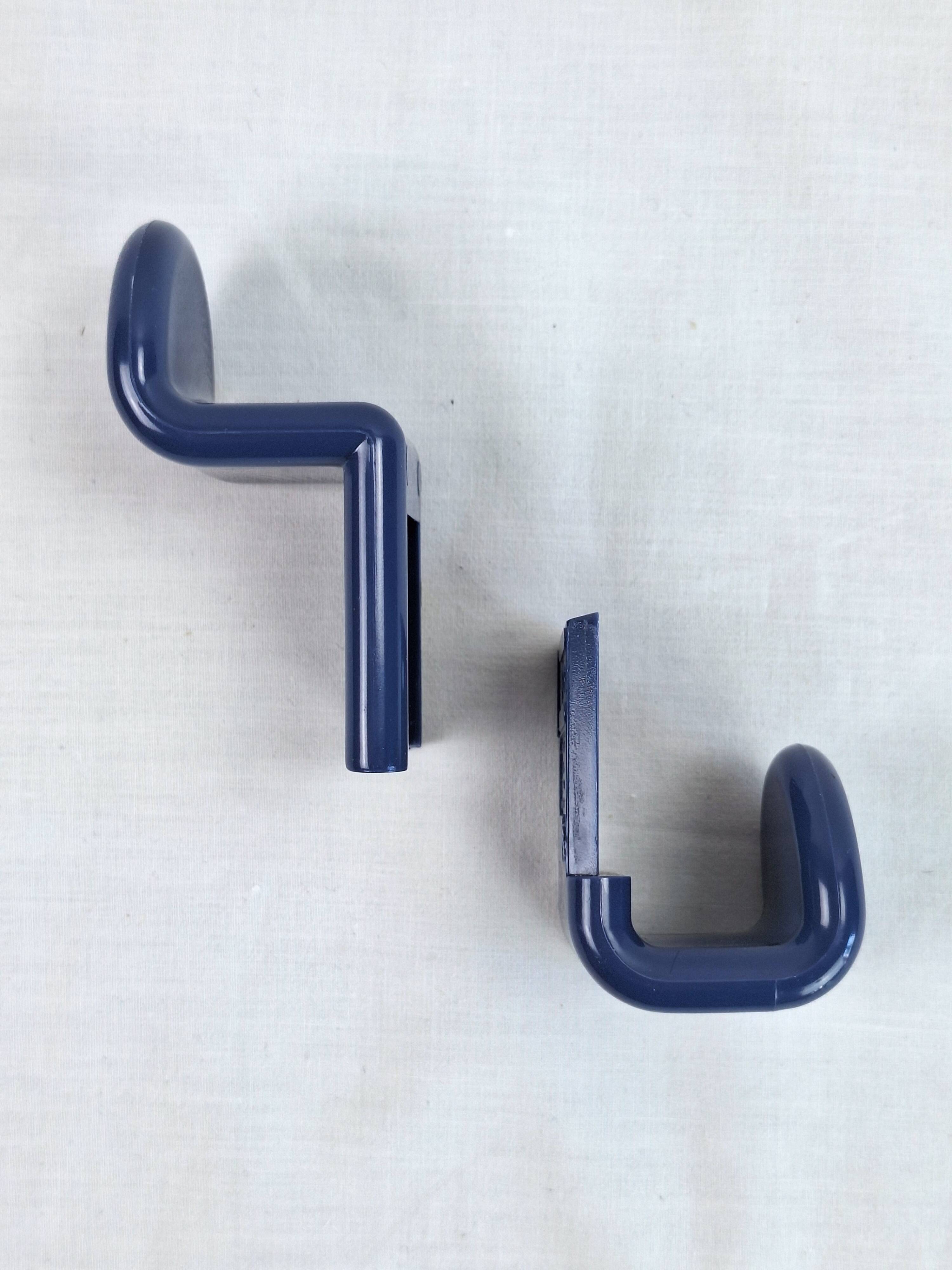 Pair of Gedy 1970s hooks in vintage space age ABS