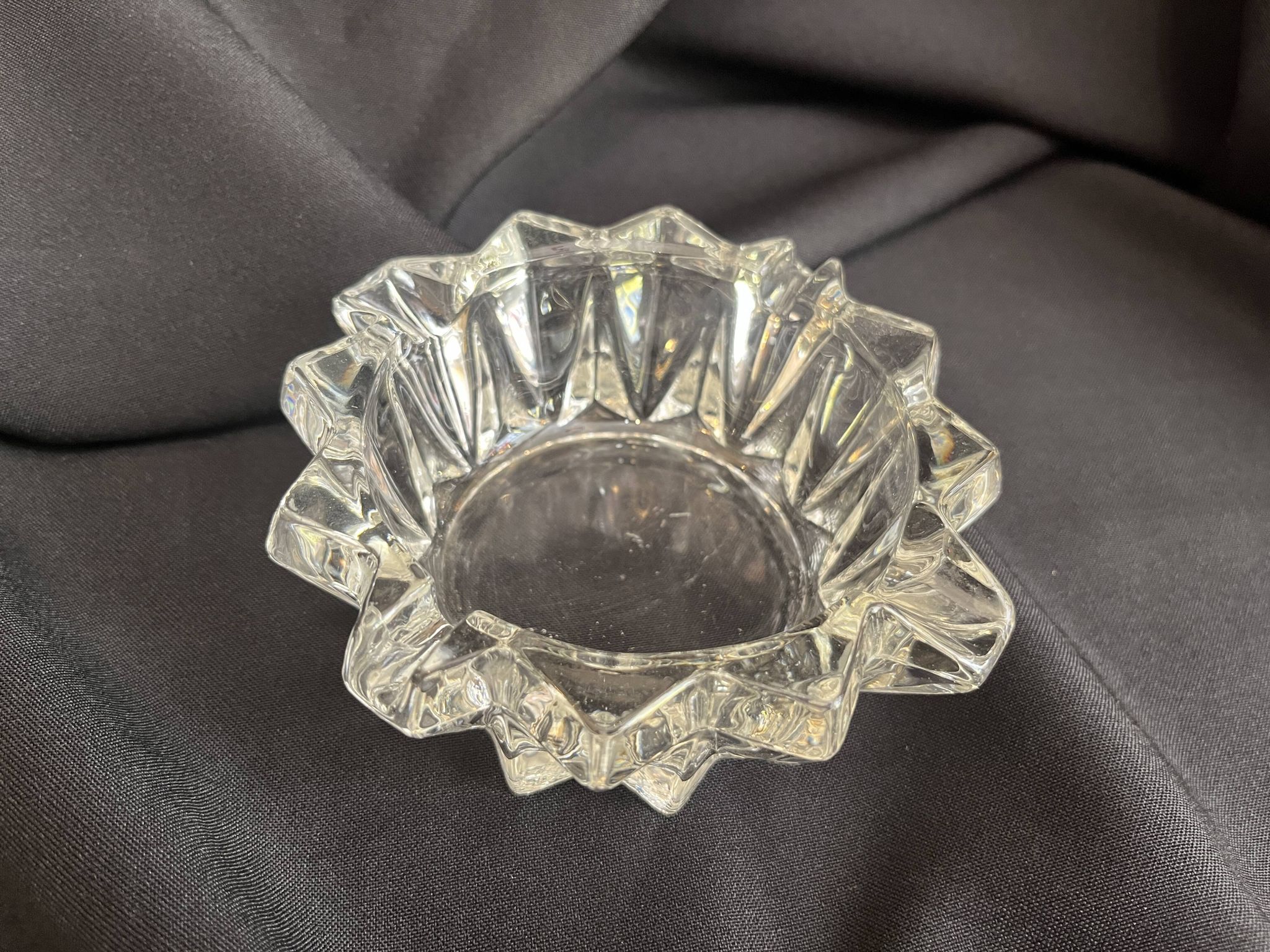 Art deco ashtray in old vintage molded glass glass pocket emptier