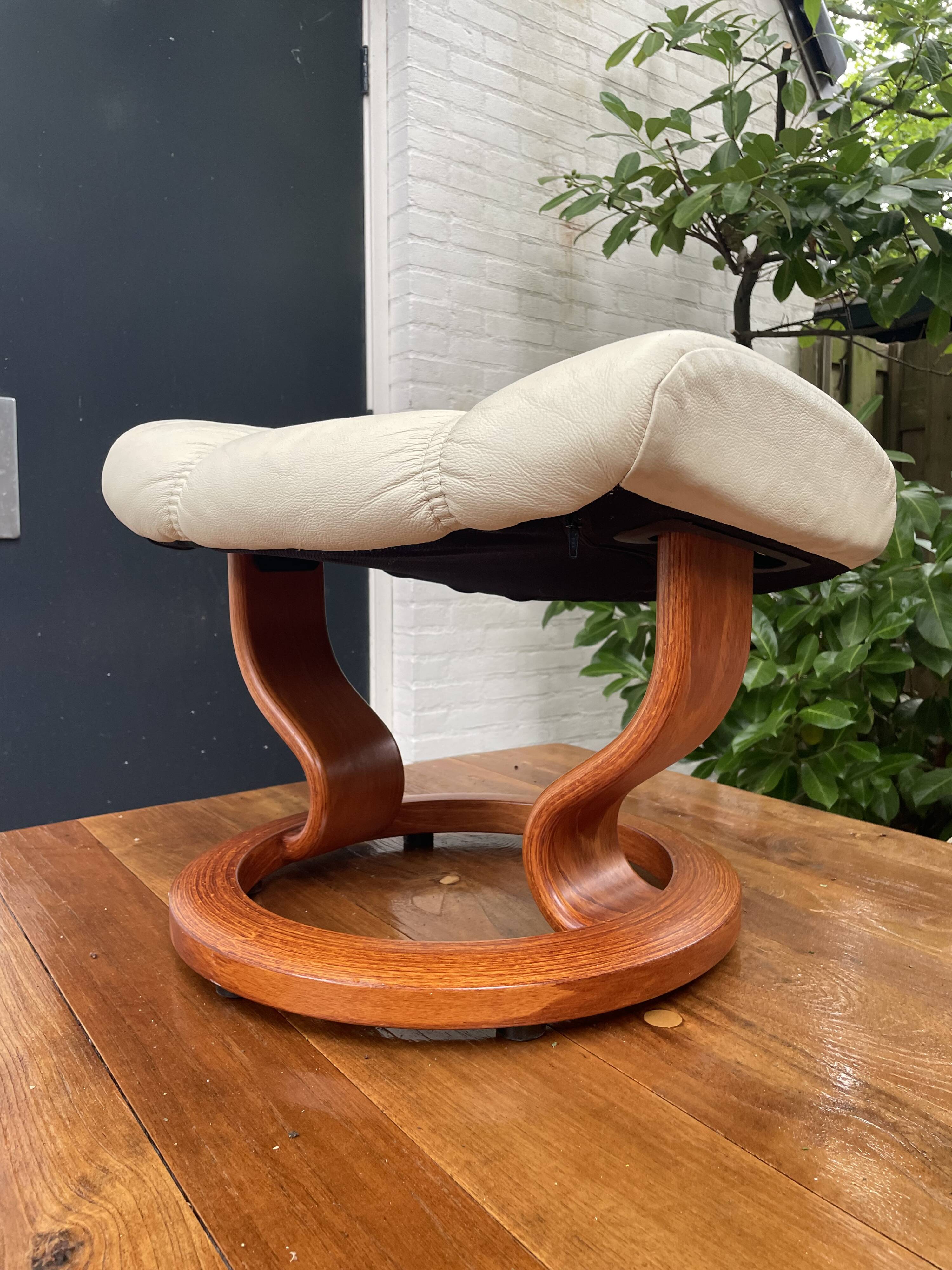 Pouf en cuir Ekornes Stressless