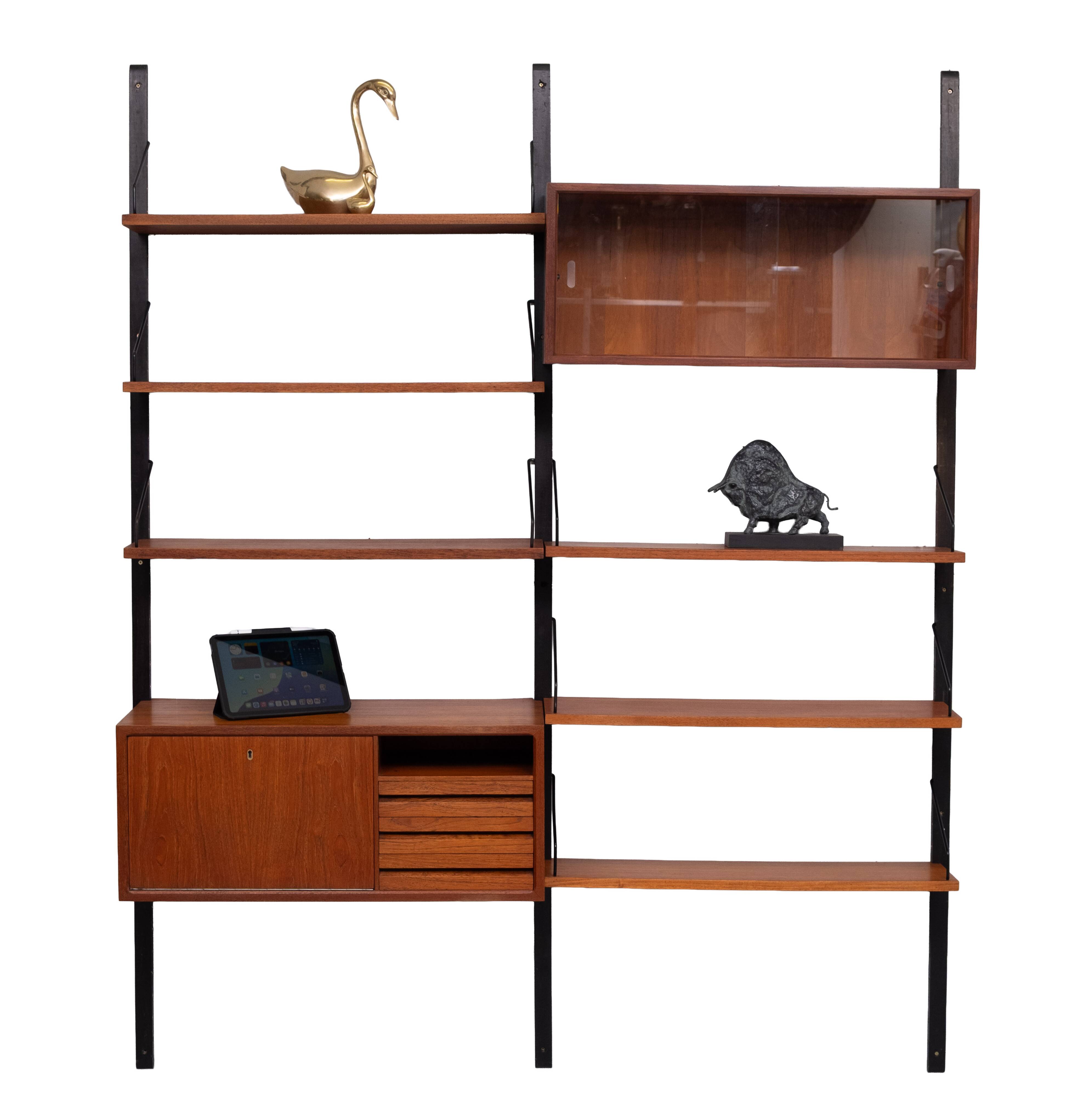 Poul Cadovius Royal wall system 2 Cabinets 6 shelves 1960s