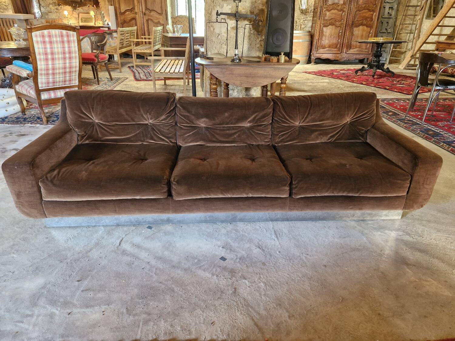 Vintage 3-seater canapé in brushed steel and brown velvet.