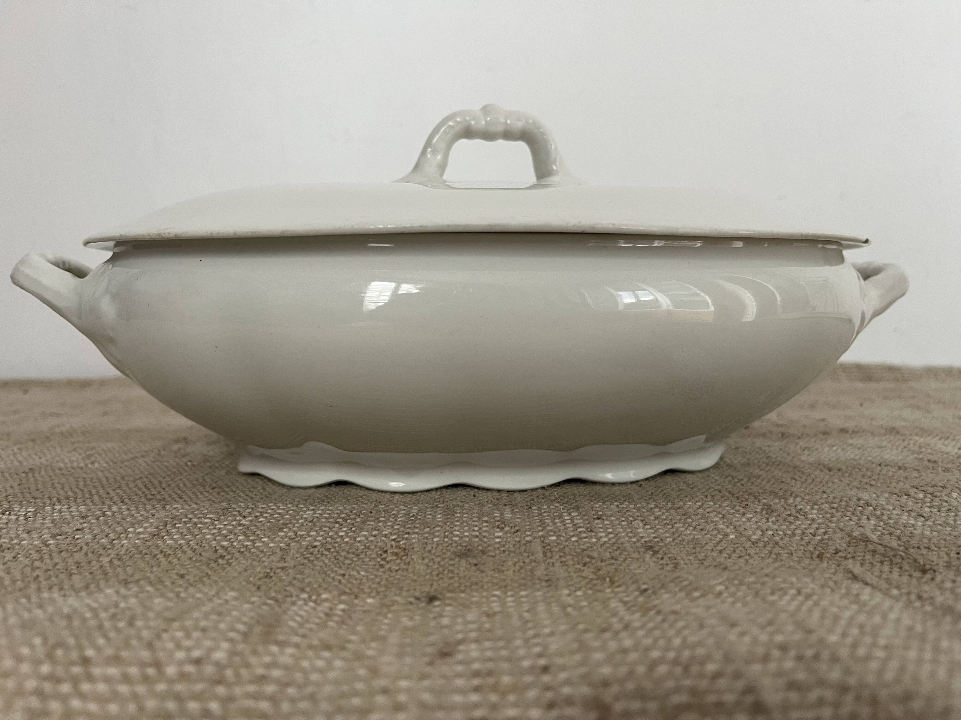 White earthenware vegetable dish, Maekin England