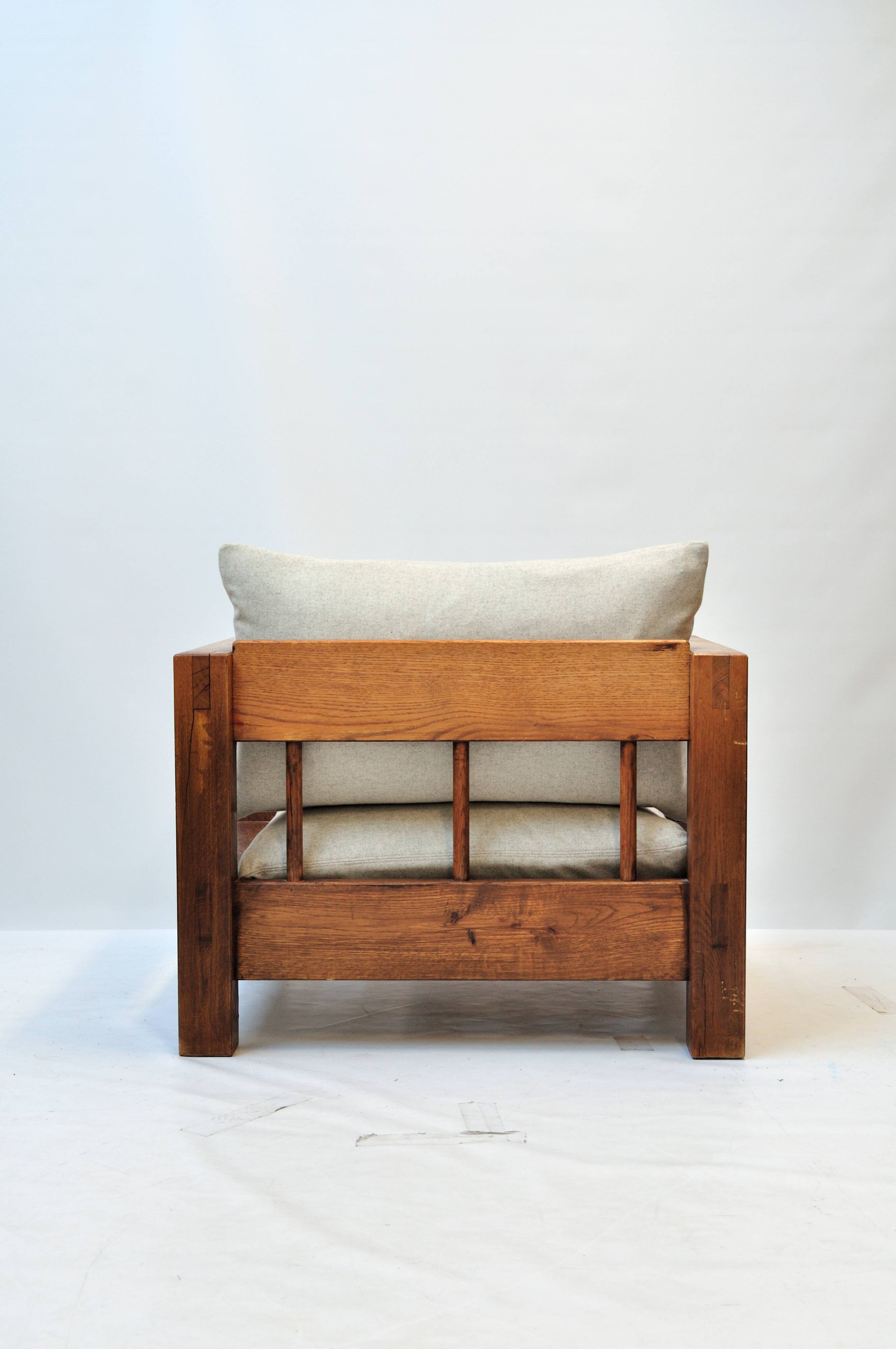 Fauteuil en chêne massif — reconstruit en 100 % laine vierge