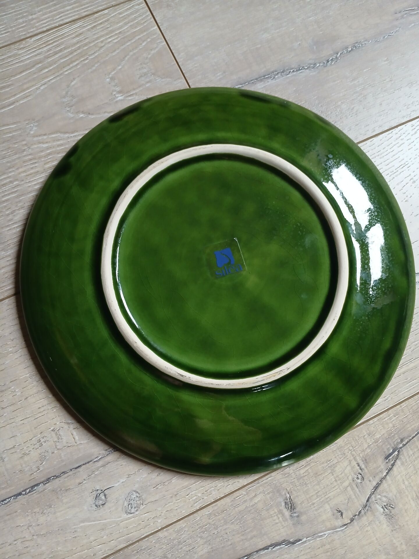 3 mismatched vintage dinner plates