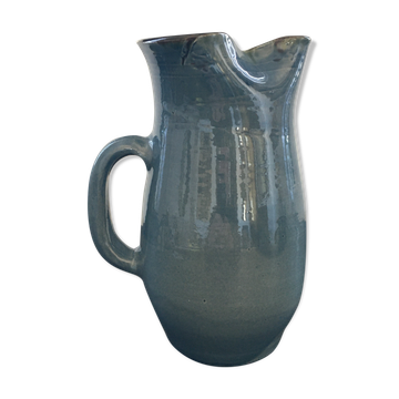 Grey-blue flamed jug