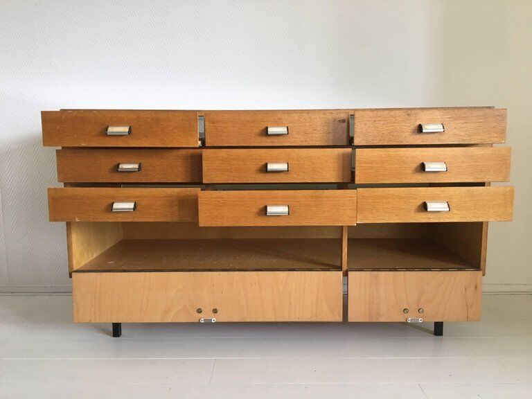 Store counter in oak and glass mid century showcase, 50 years