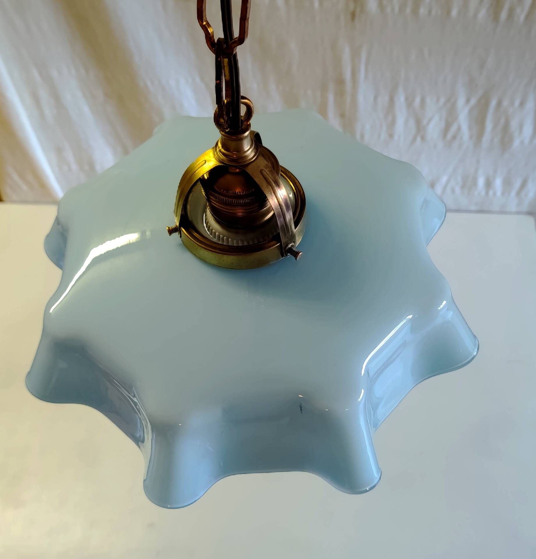 Vintage suspension in blue opaline and gilded brass - mid 20th century.