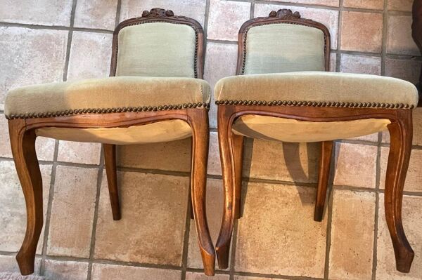 Lot 2 chaises anciennes style Louis XV, Bois massif sculpté