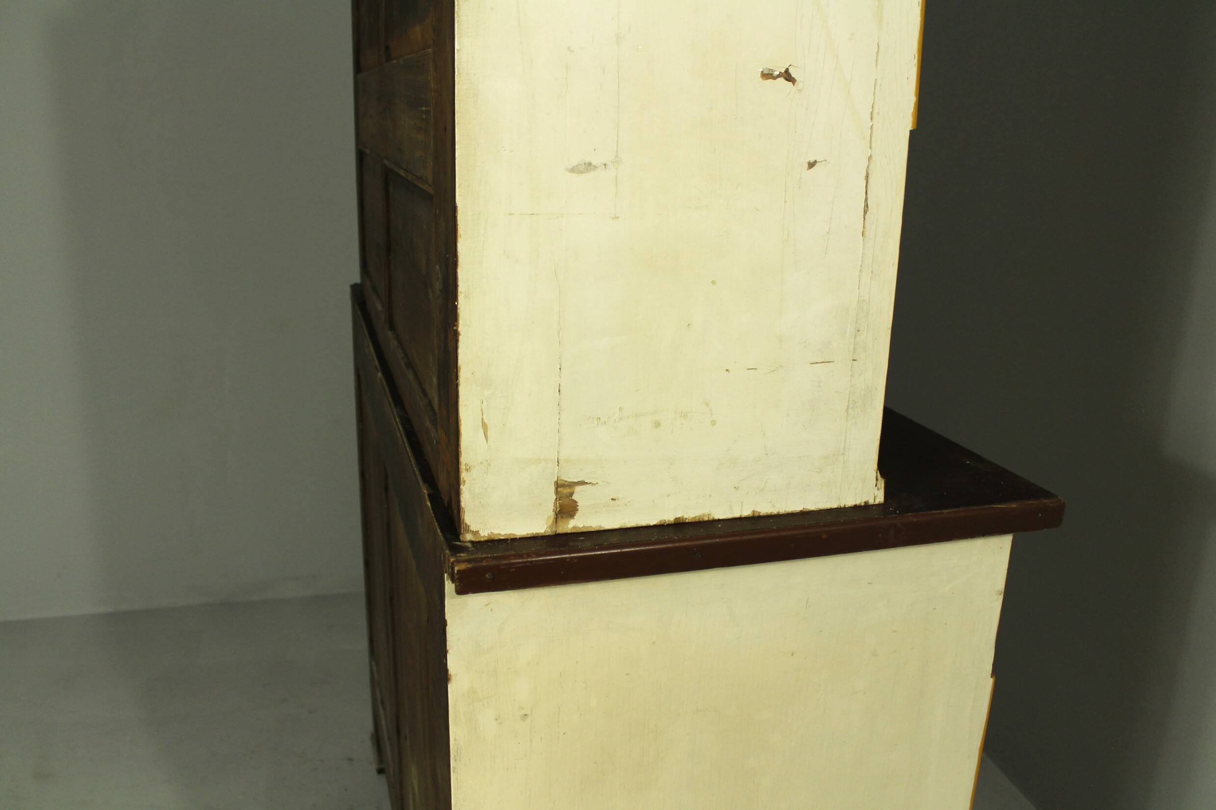 Armoire de cuisine rondocubiste, République tchèque, années 1920