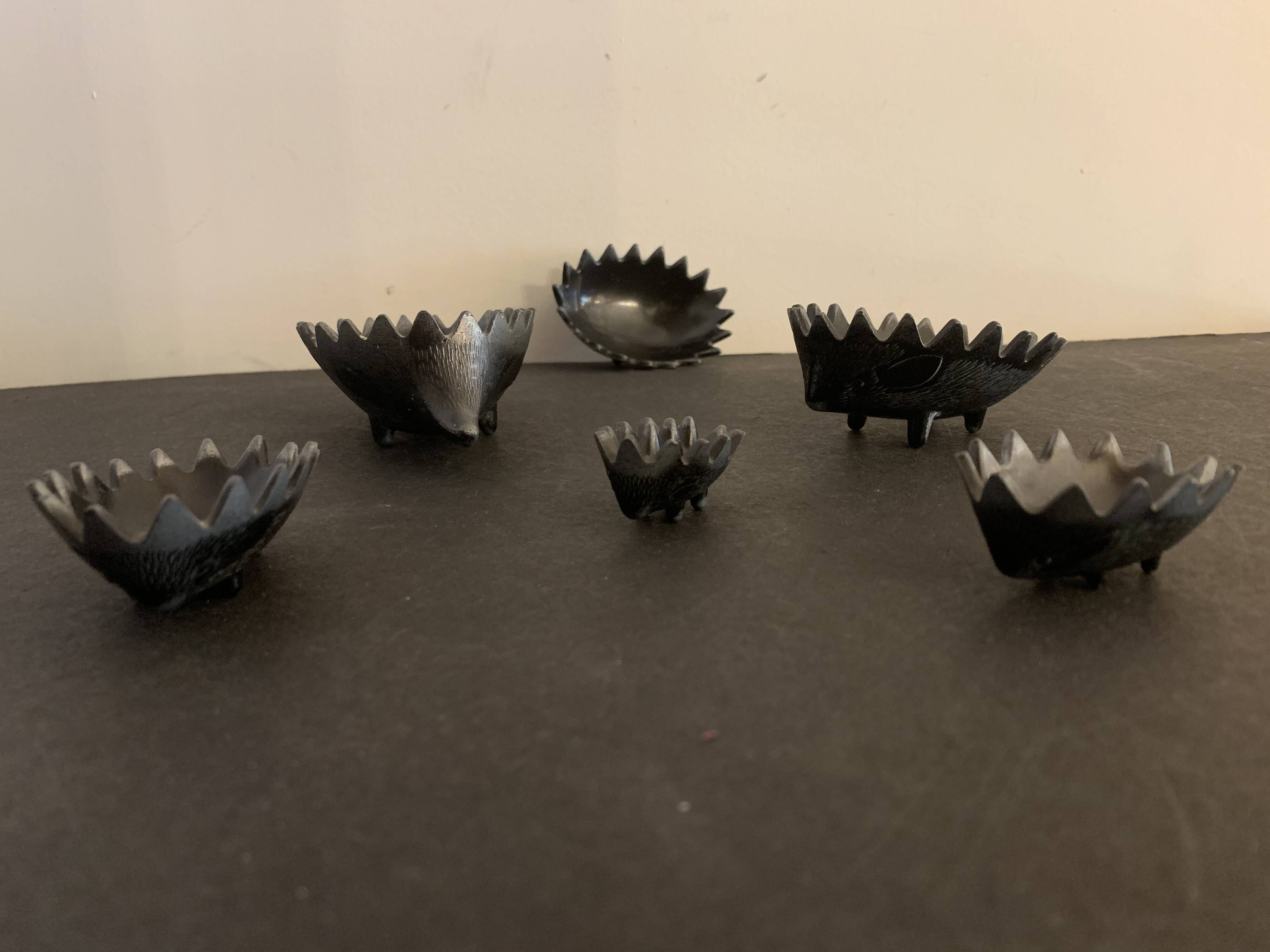 Ashtray 6 hedgehogs in bronze 1950