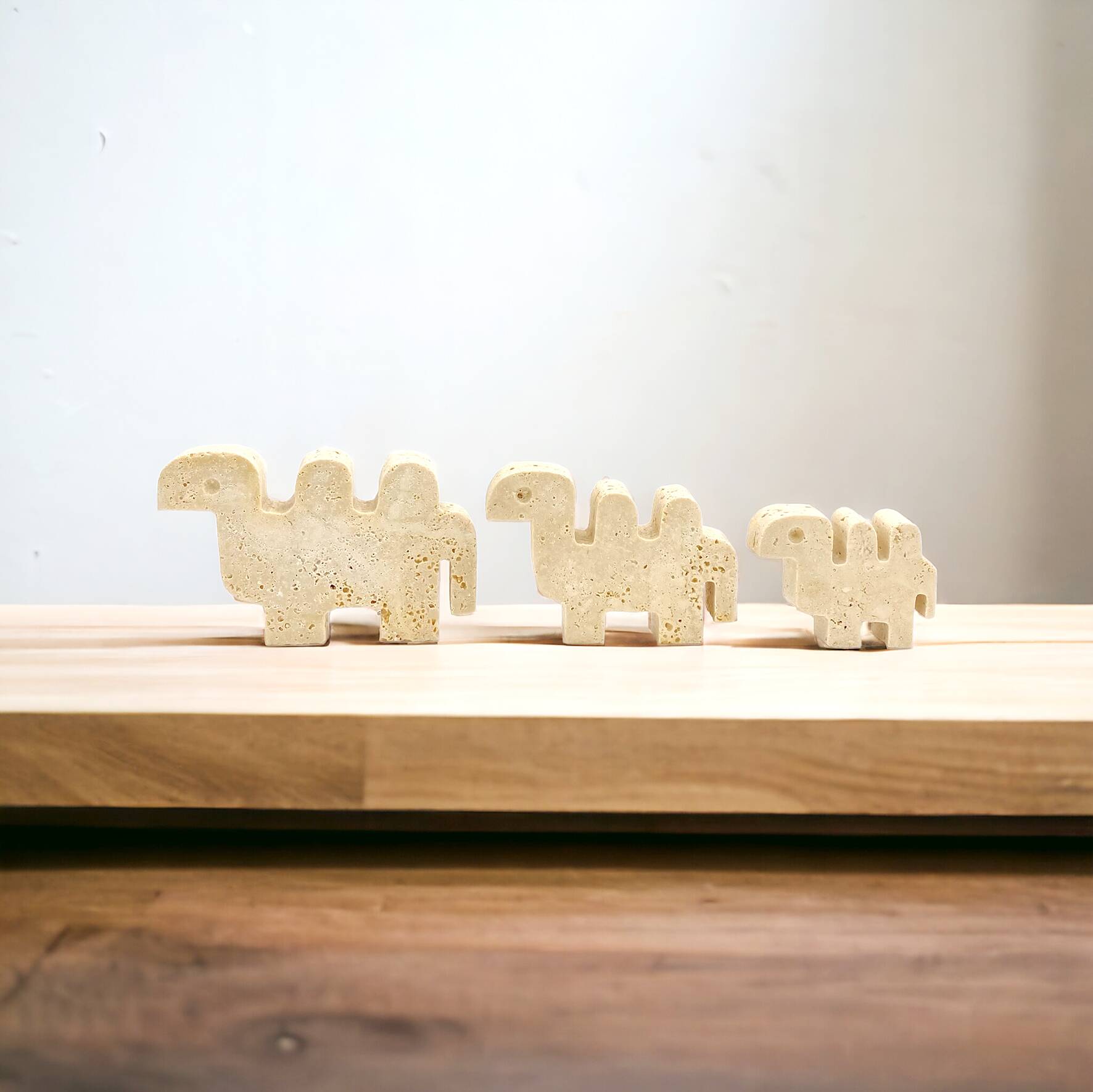 Family of 3 camels in travertine by Fratelli Mannelli