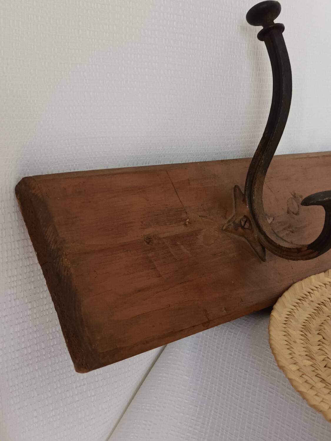 Vintage country wall coat rack