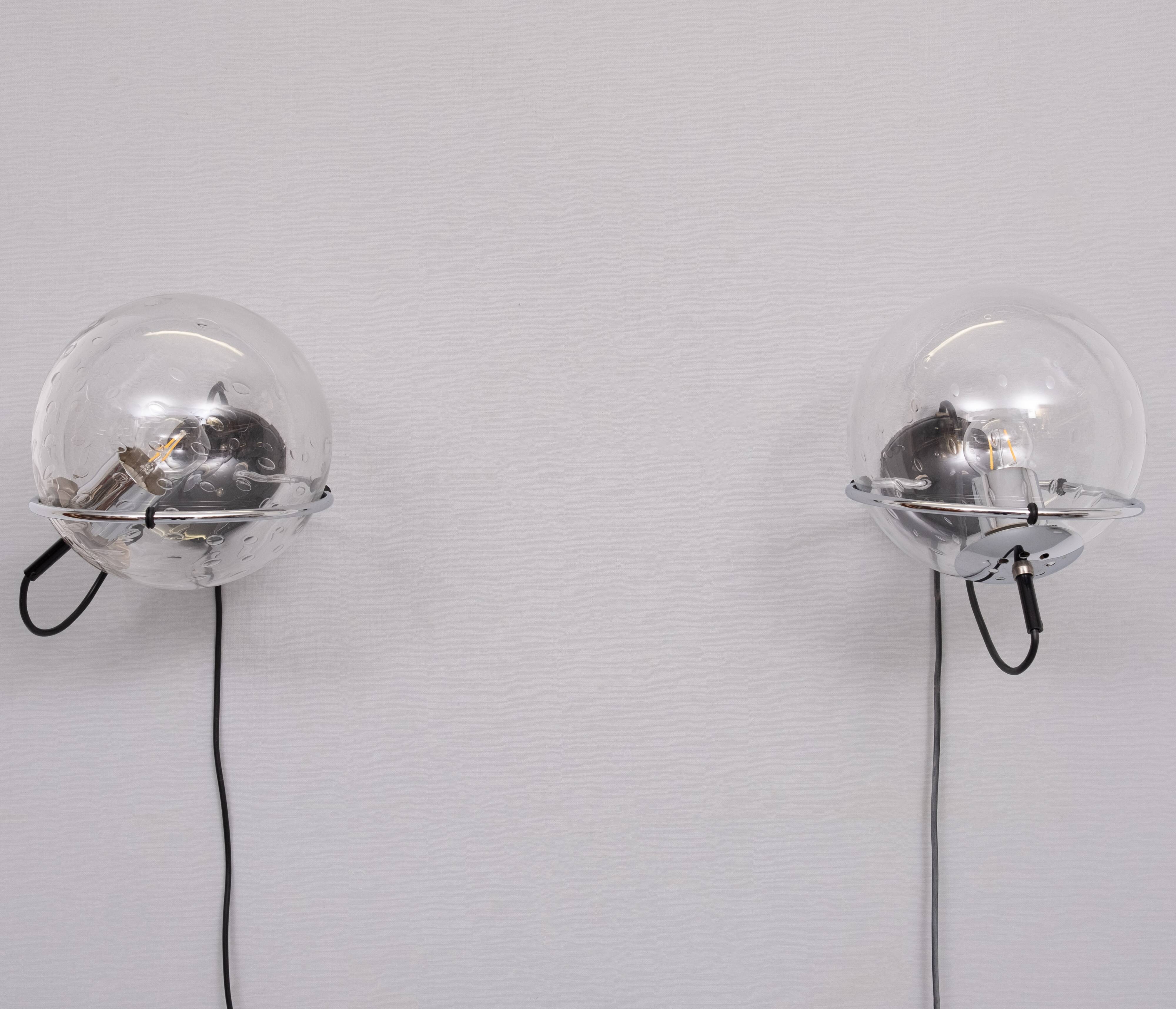 set Basket-Globe wall lamps with raindrop glass bowl by Raak, 1970s