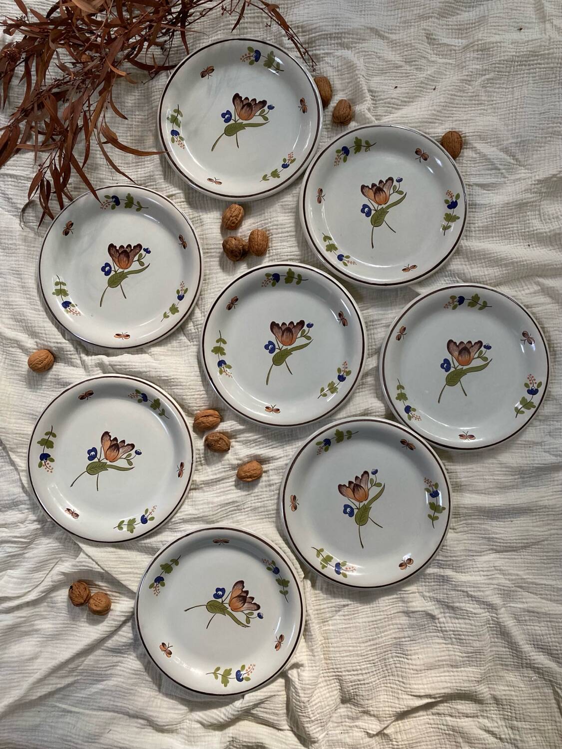 St-Clement earthenware dinner plates, 1940
