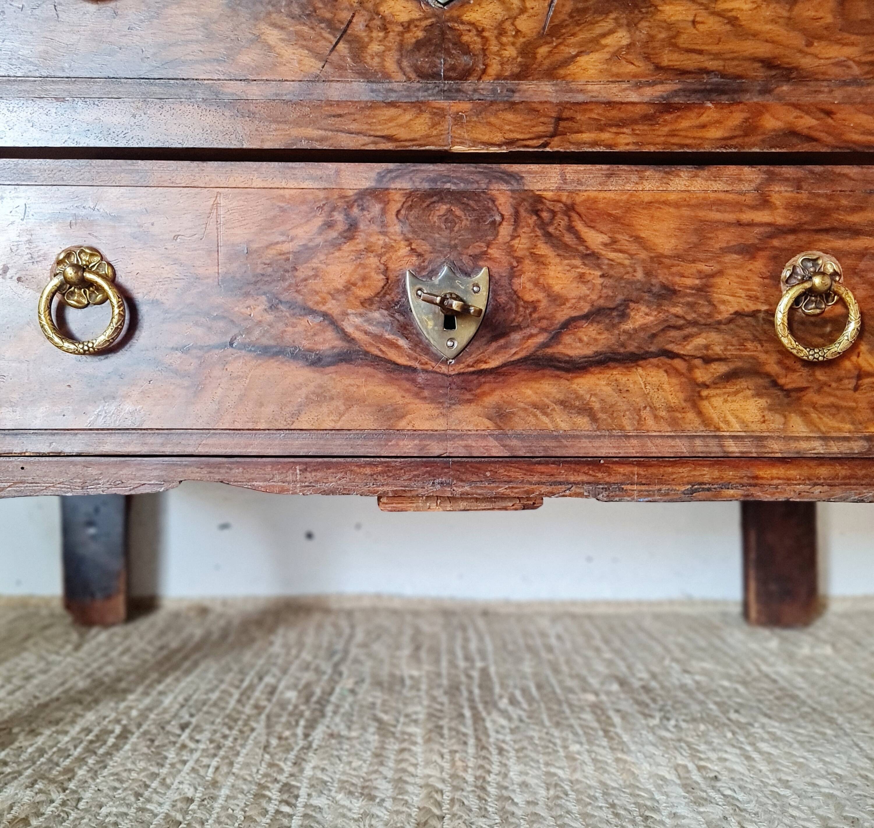 Antique Louis XV style walnut burl commode – 4 drawers