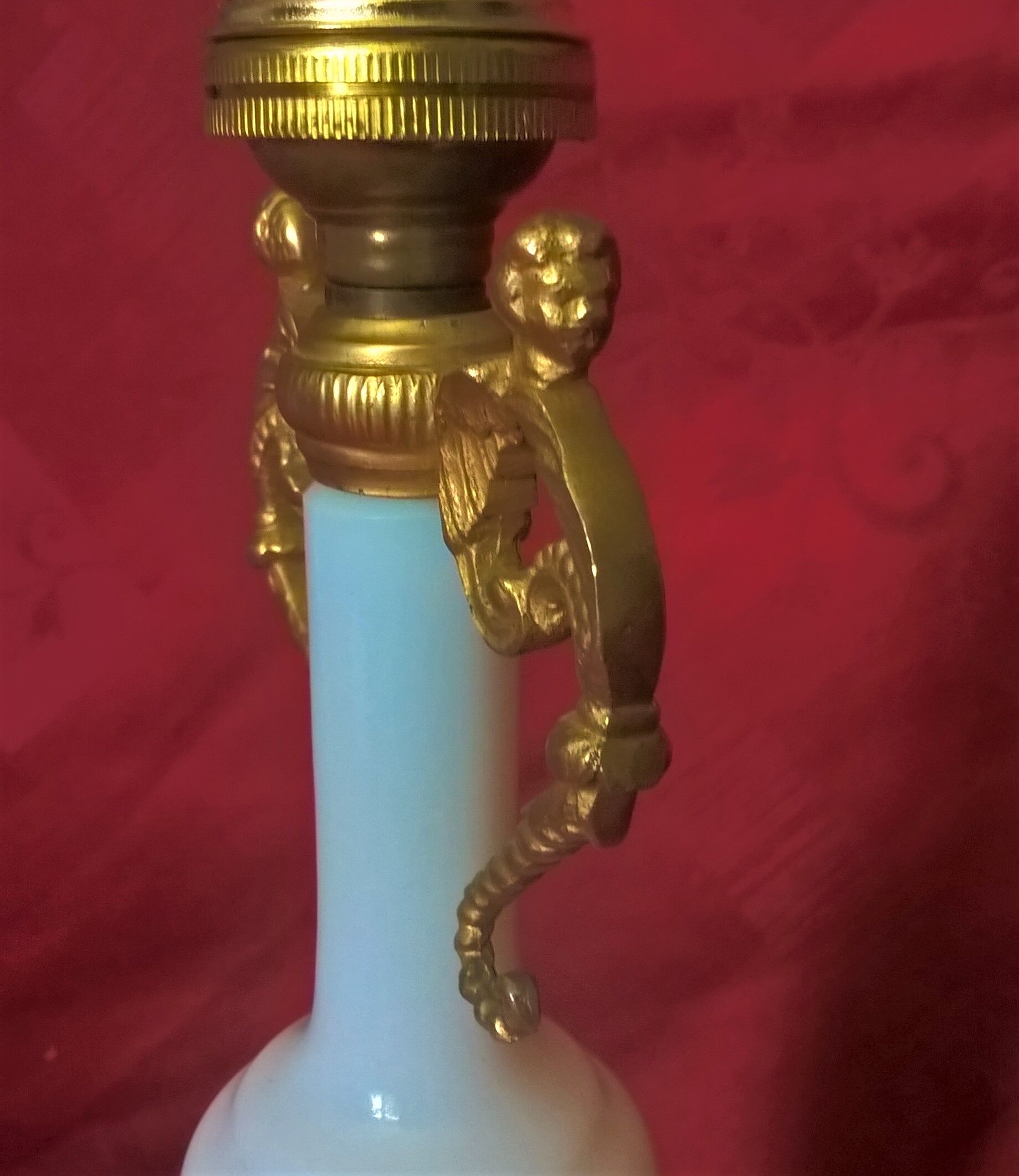 Amphora lamp with zoomorphic handles