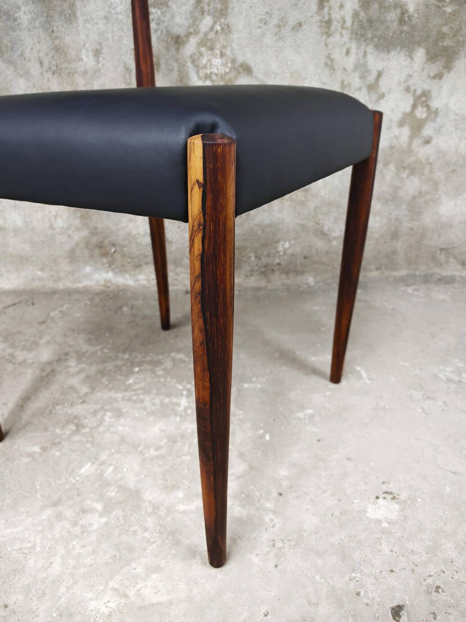Paire de chaises salle à manger MCM palissandre cuir Danemark 1960
