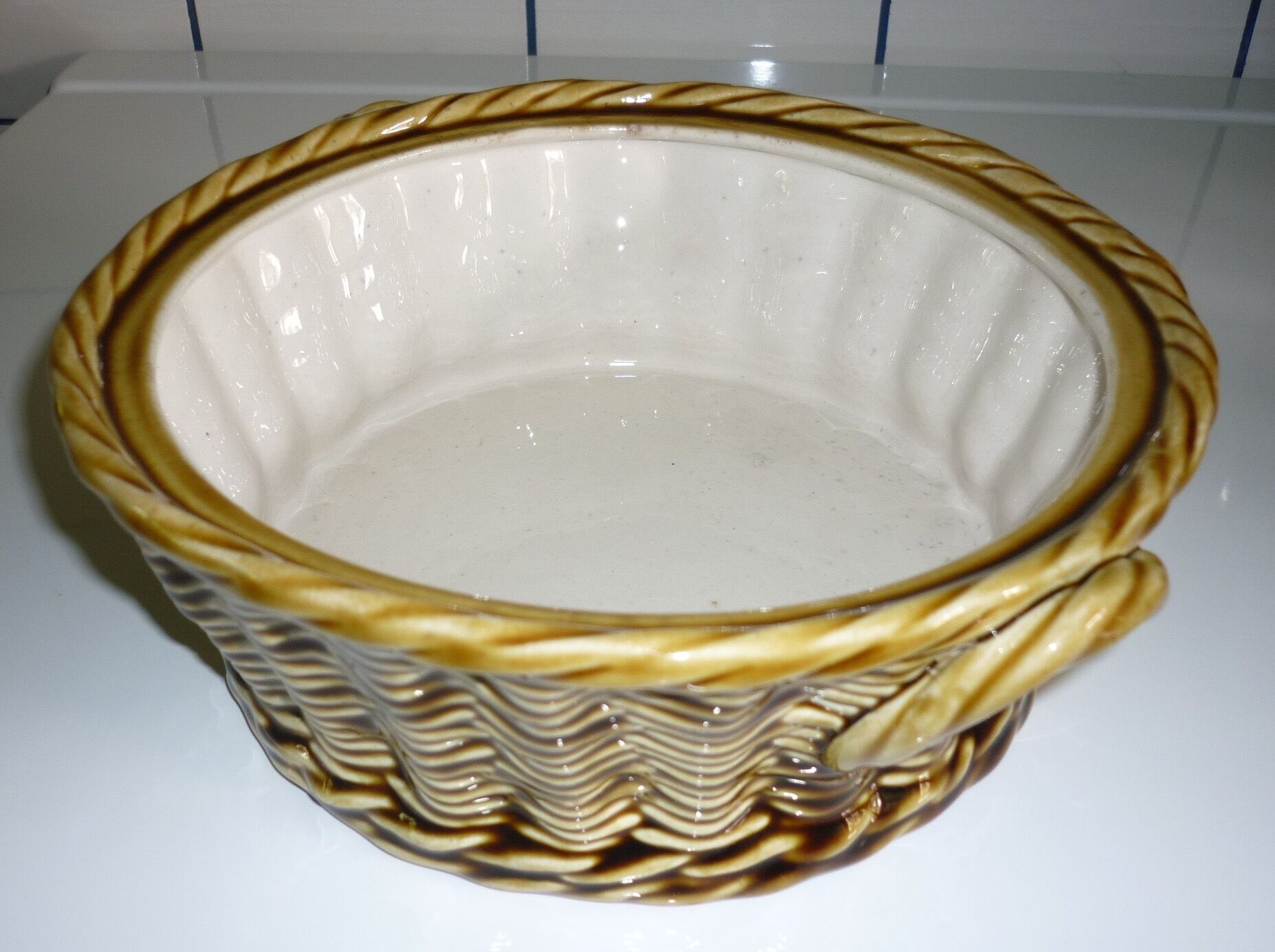 Sarreguemine ceramic cake dish imitating braided basket
