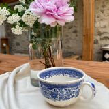 Cup with handle