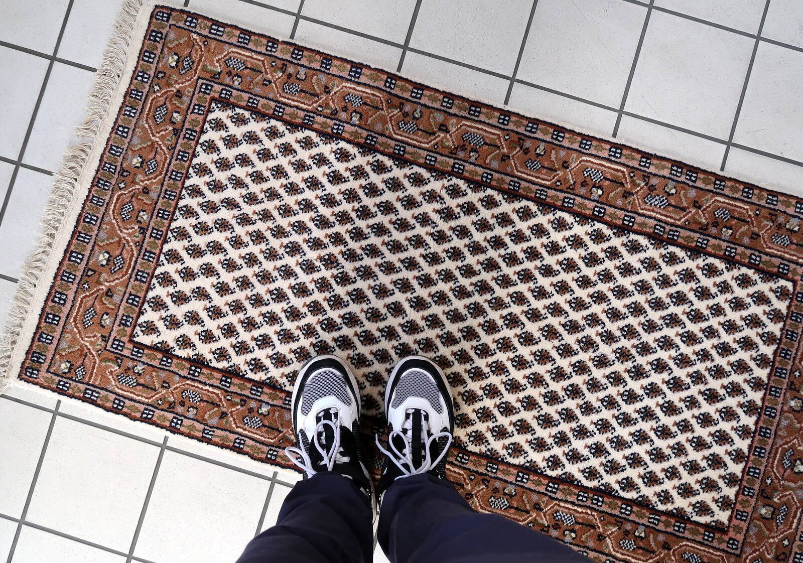 Tapis vintage indien Seraband fait main en laine – 73 x 140 cm – 1970s