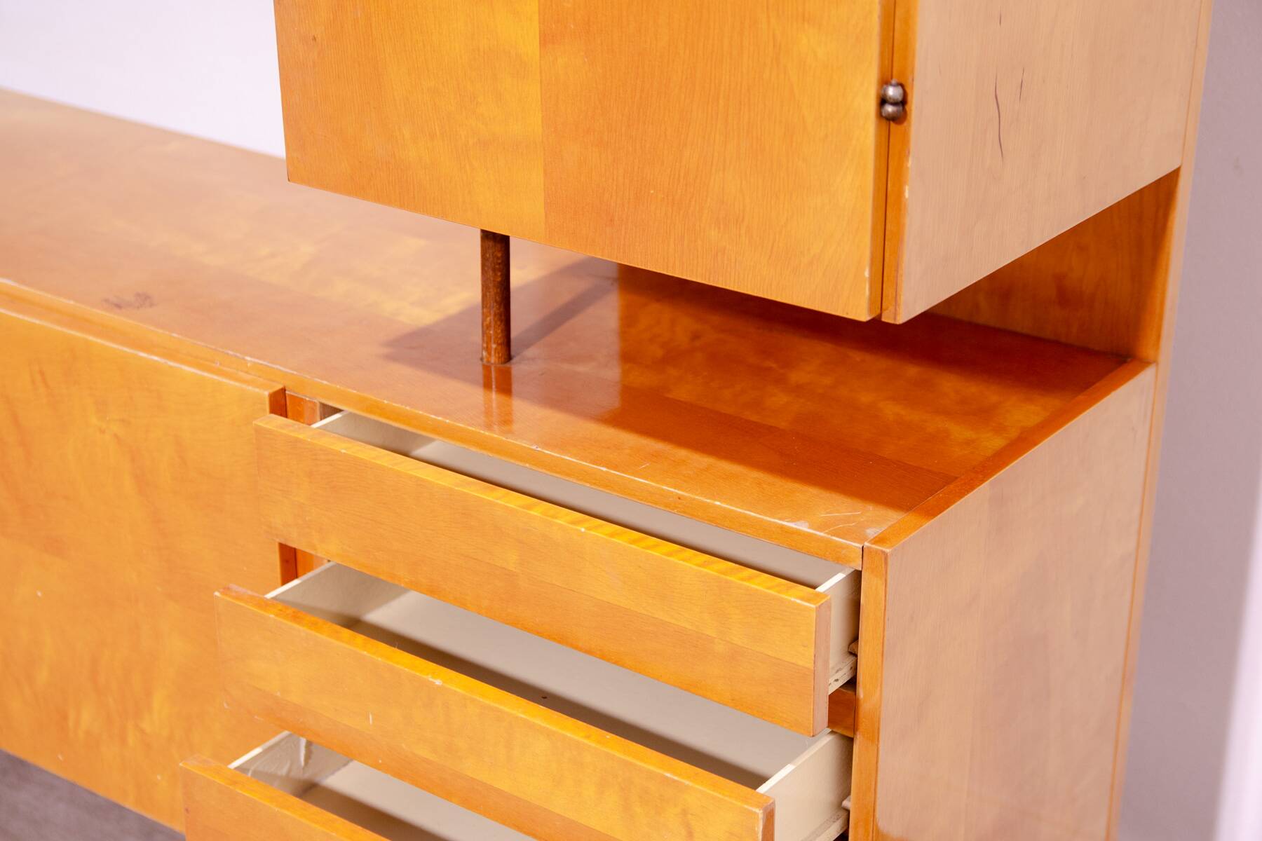 Armoire murale vintage des années 1960 par UP Závody, Tchécoslovaquie