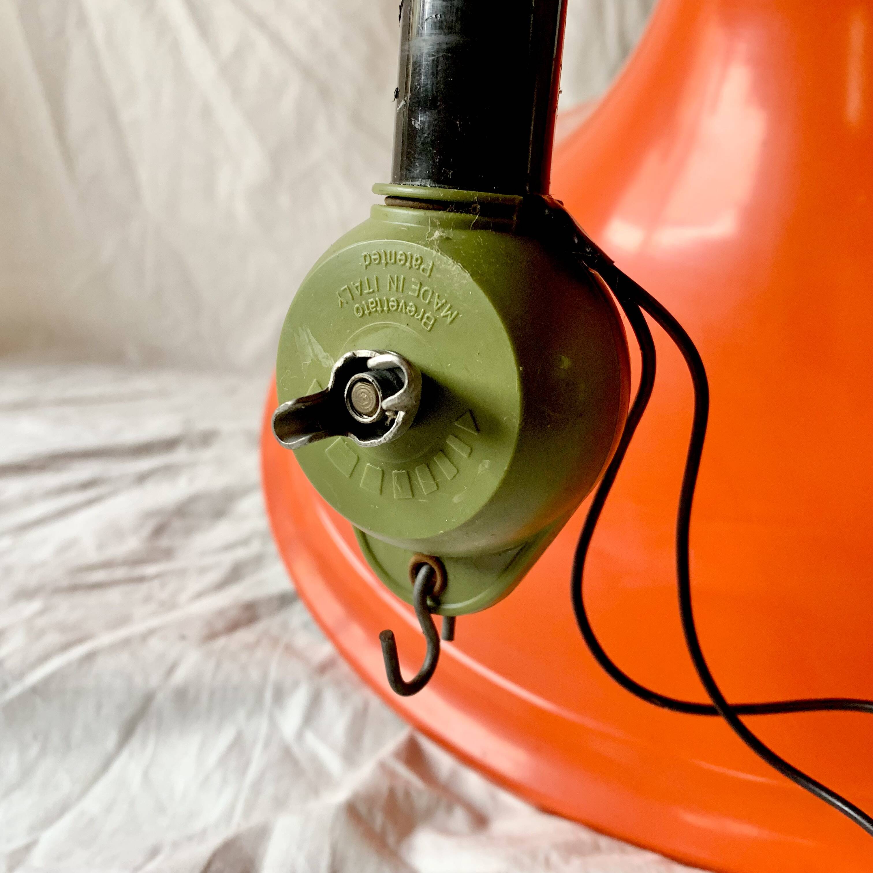 Suspension Space Age Design en métal laqué orange