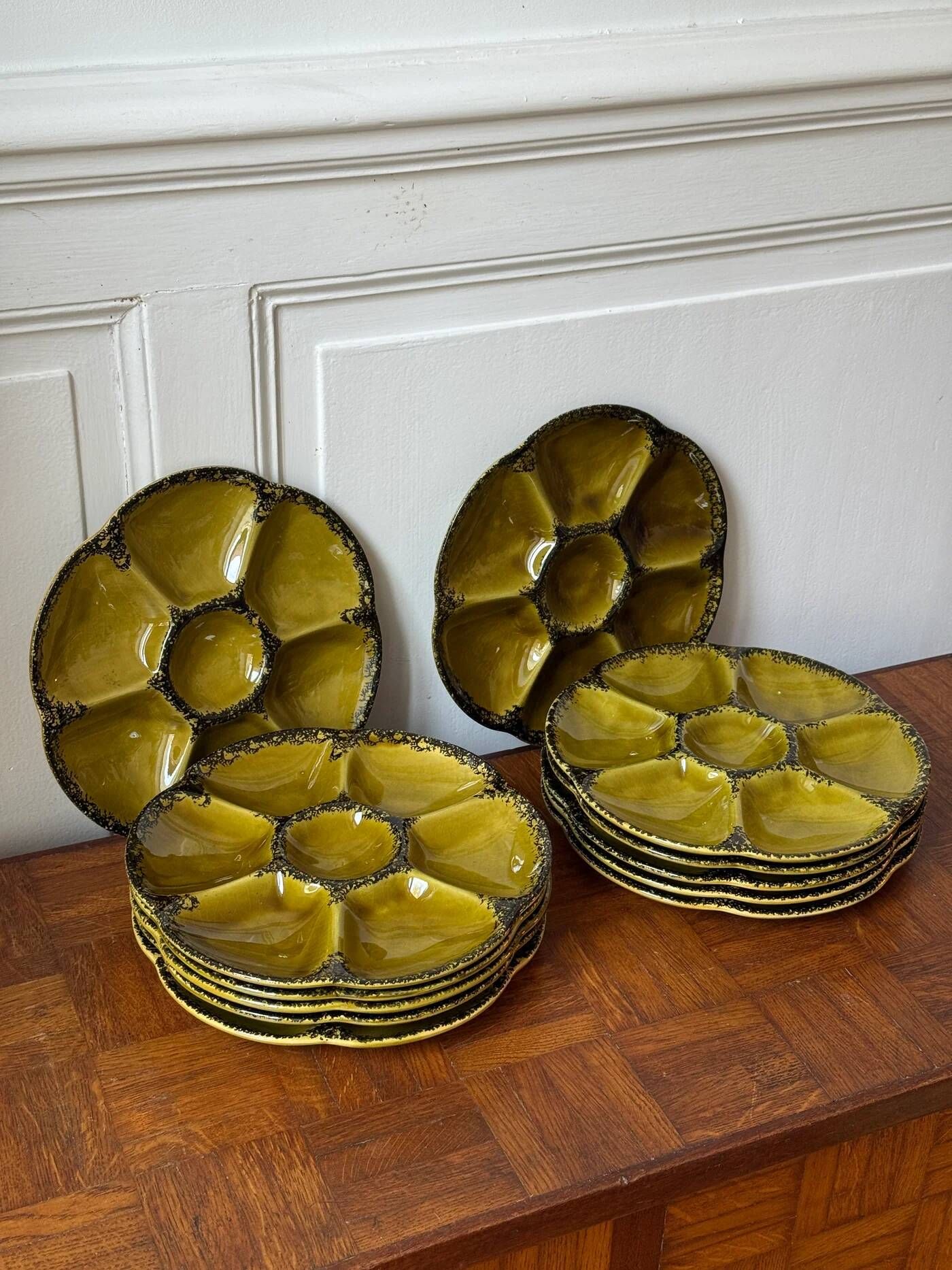 Lot d'assiettes en faïence de Gien