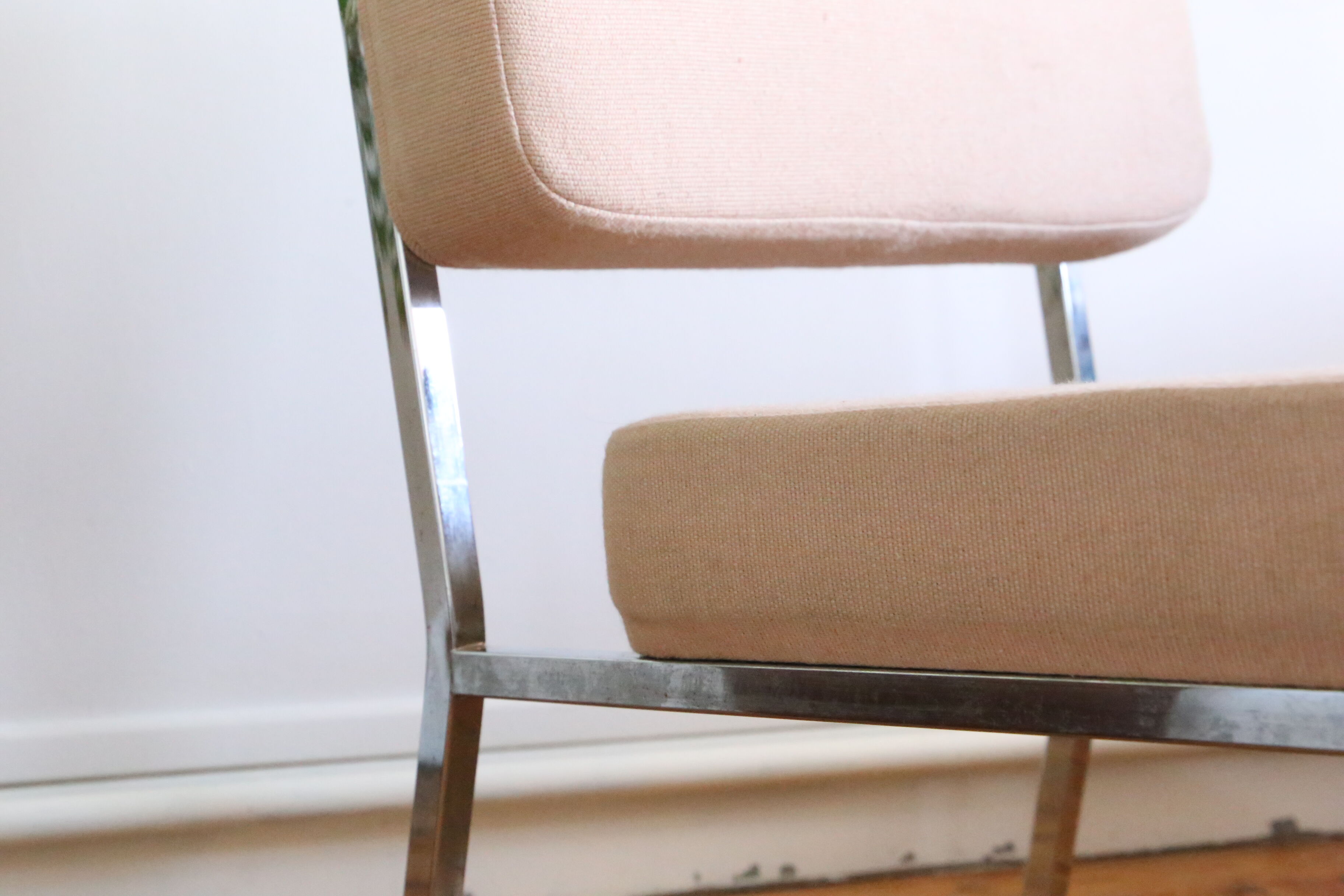 Fauteuil en chrome et tissus vintage design