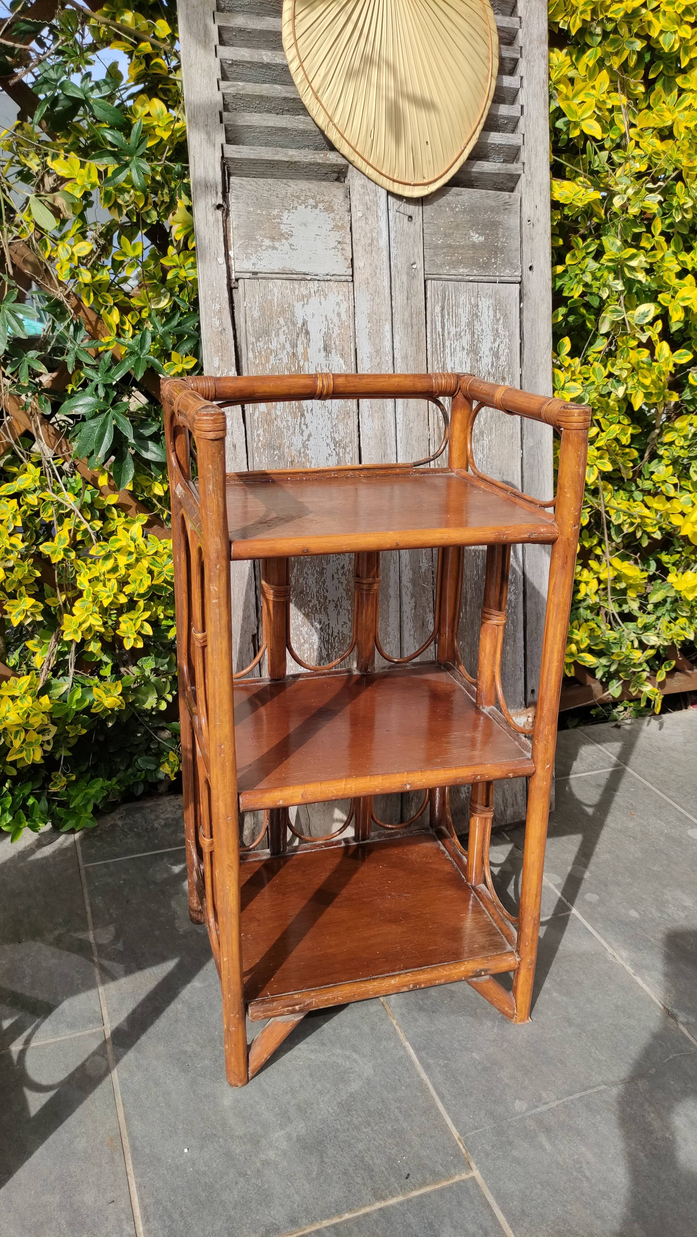 Duo d'étagères en rotin vintage