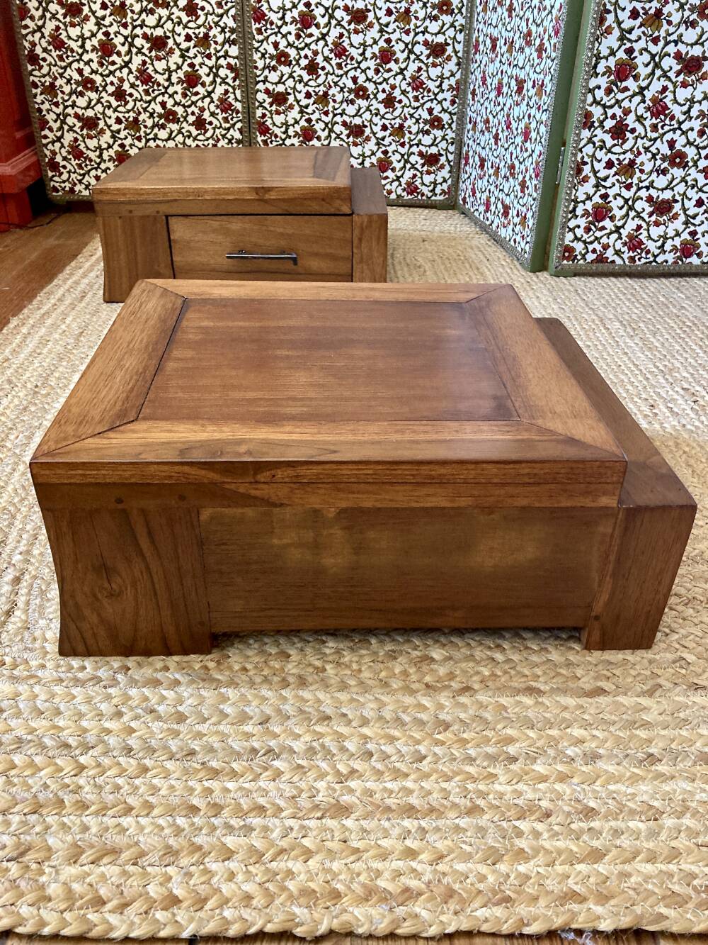 Pair of low cabinets in solid wood – bedside tables or side tables.