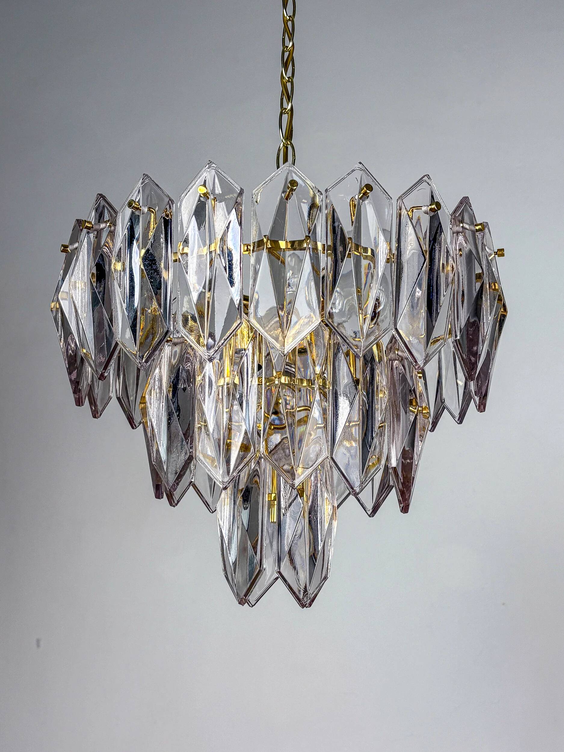 Chandelier JT Kalmar, verre taillé, 3 niveaux, Autriche, années 1970.