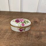 Oval pill box