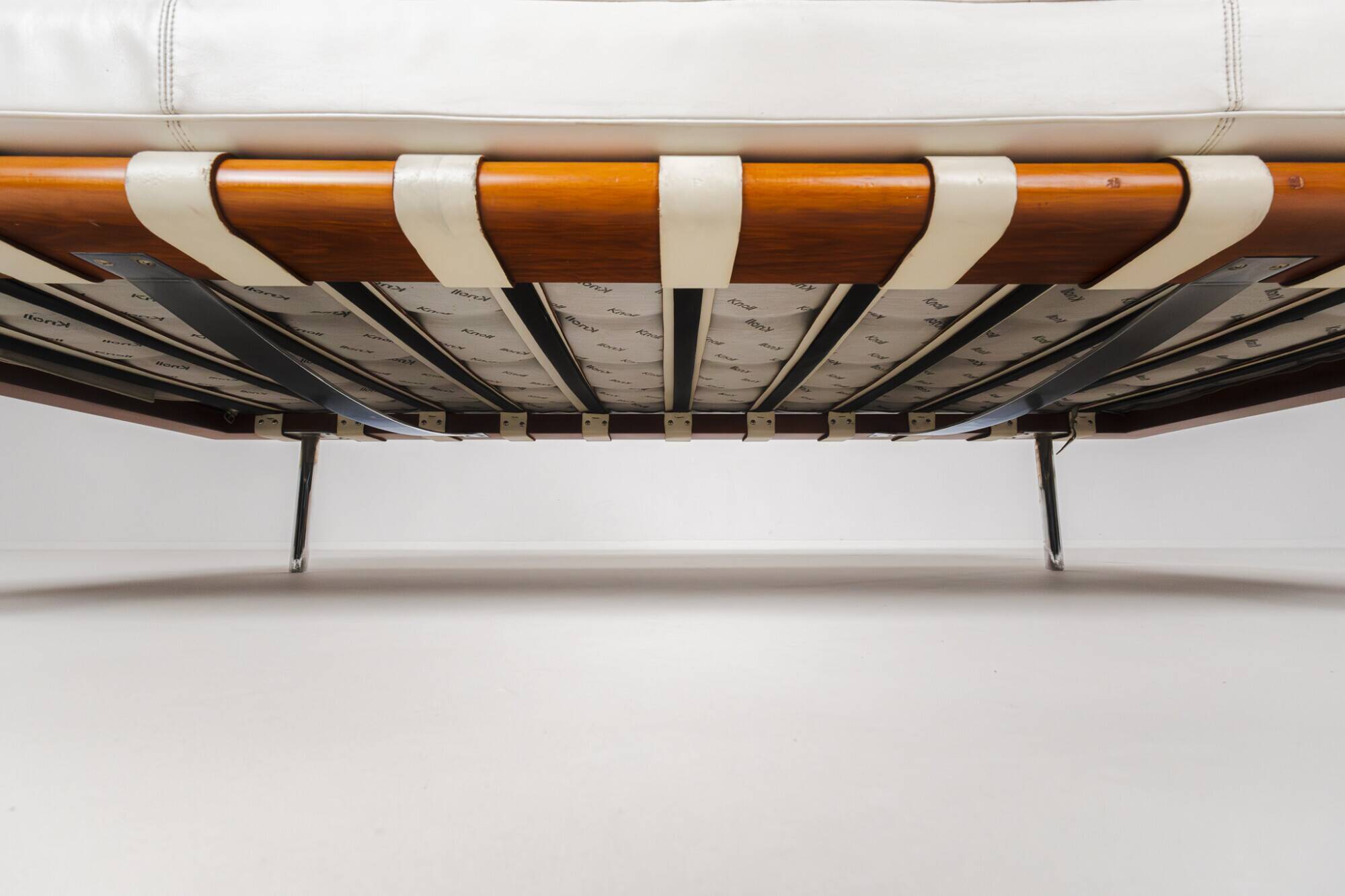 Barcelona daybed by Ludwig Mies van der Rohe fro Knoll, 1980s
