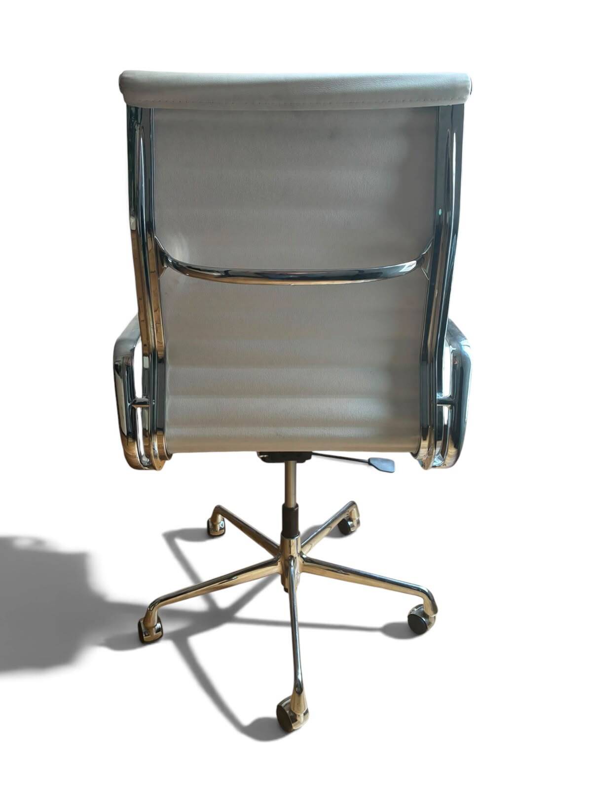 Fauteuil de Bureau Eames EA 119 Cuir Blanc (Herman Miller / Vitra 1970)