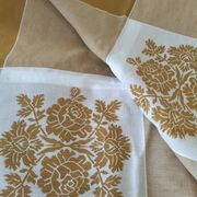Nappe et 8 serviettes vintage – tons caramel et moutarde dorée