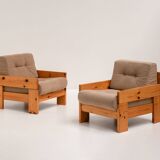 Pair of Minimalist Pine Lounge Chairs, Italy, 1970s