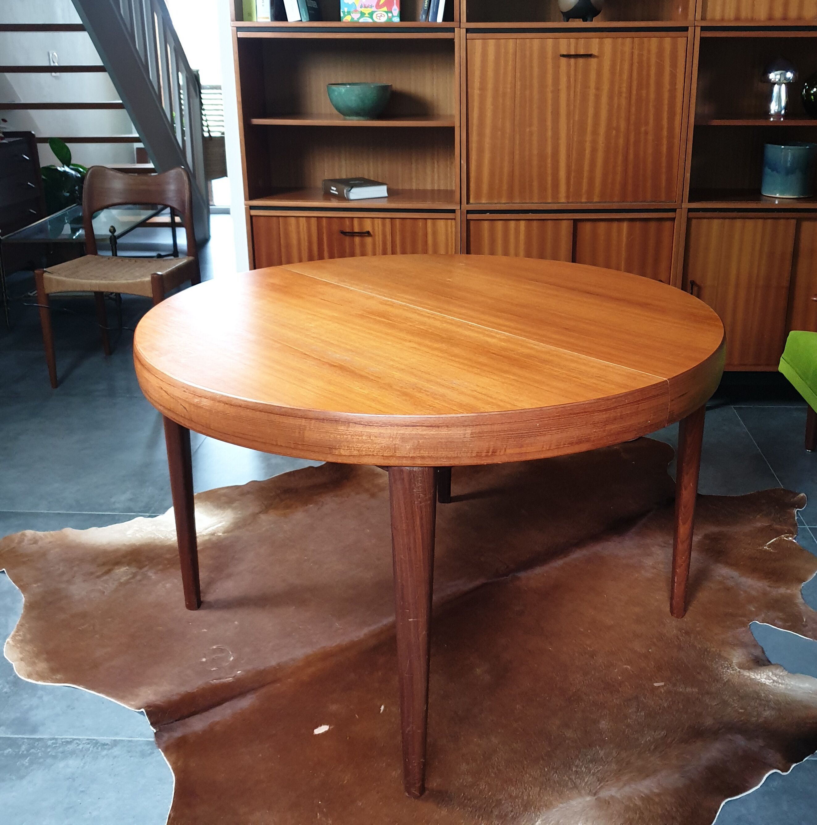 Round table in vintage teak 60s Scandinavian Rochebobois