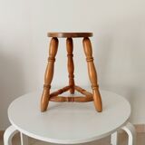 Vintage tripod stool in beech wood.