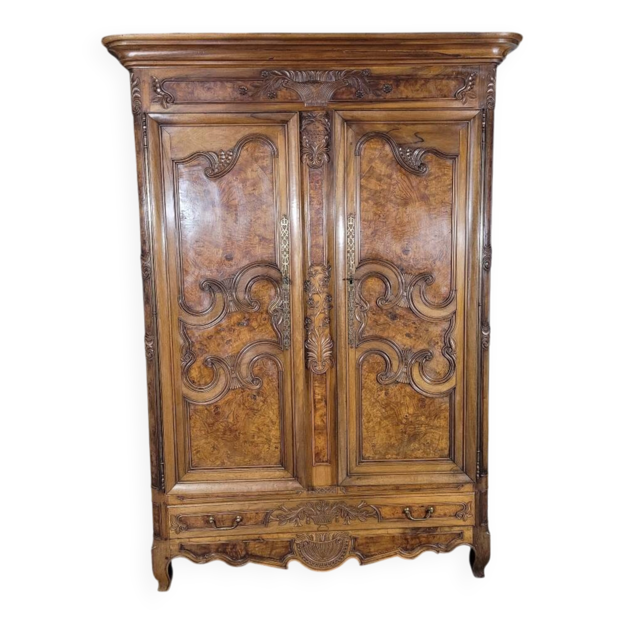 Armoire Bressane de style Louis XV