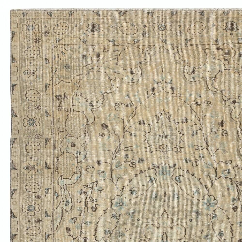 Vintage Turkish Handknotted Wool Rug. Beige Area Carpet for Cozy Farmhouse Interiors