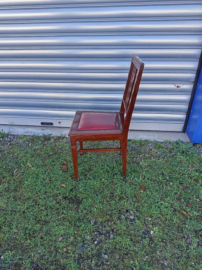 6 Art Deco dining chairs in solid wood and burgundy leather.