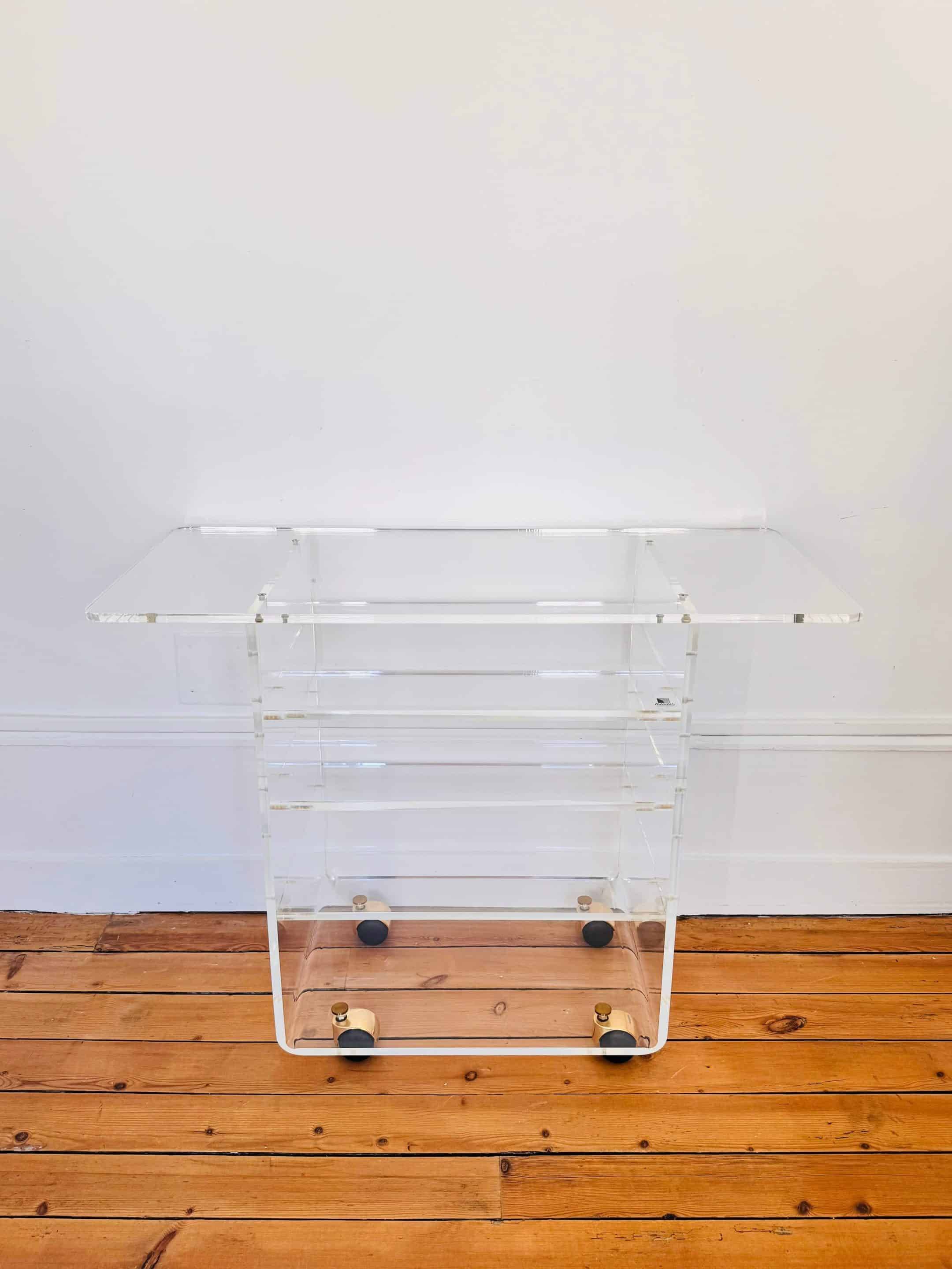 David Lange serving trolley for Marais International