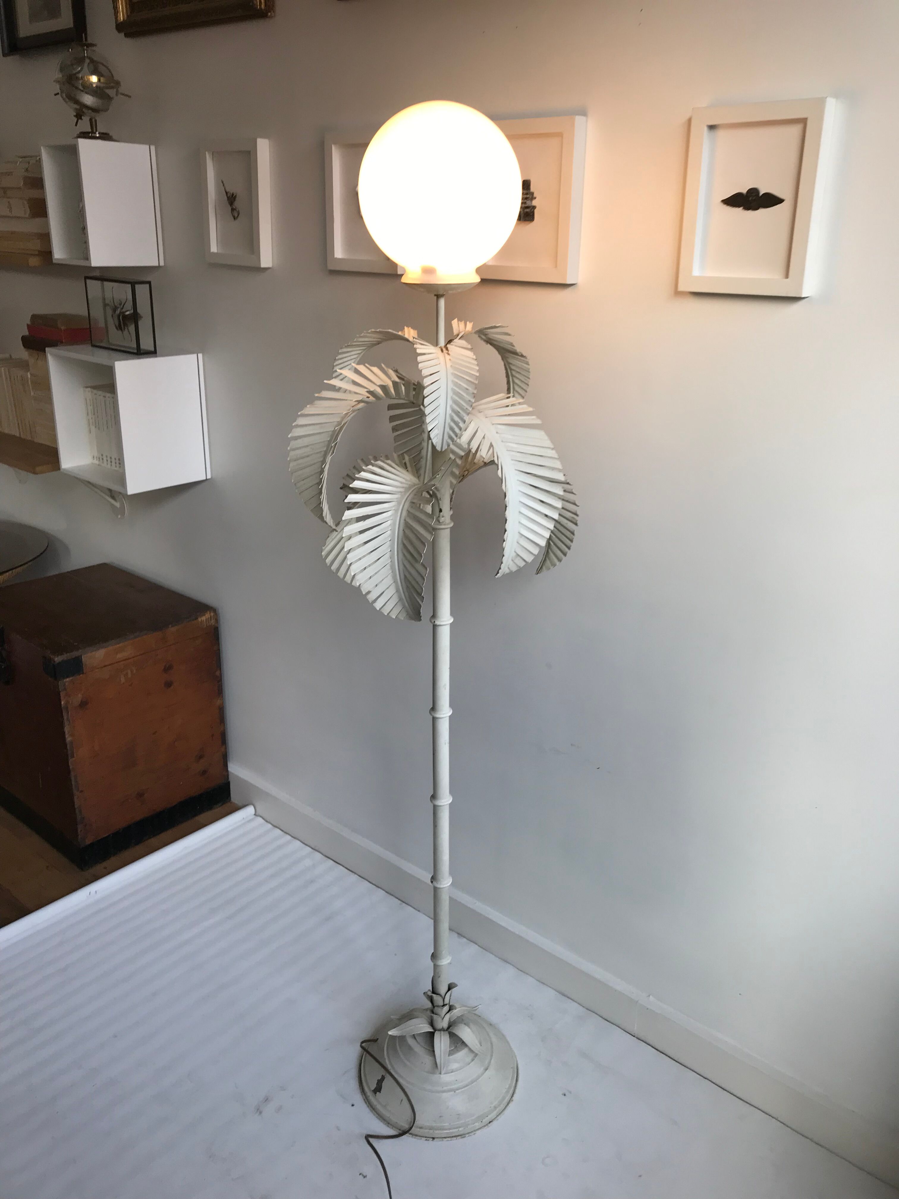Floor lamp leaves palm