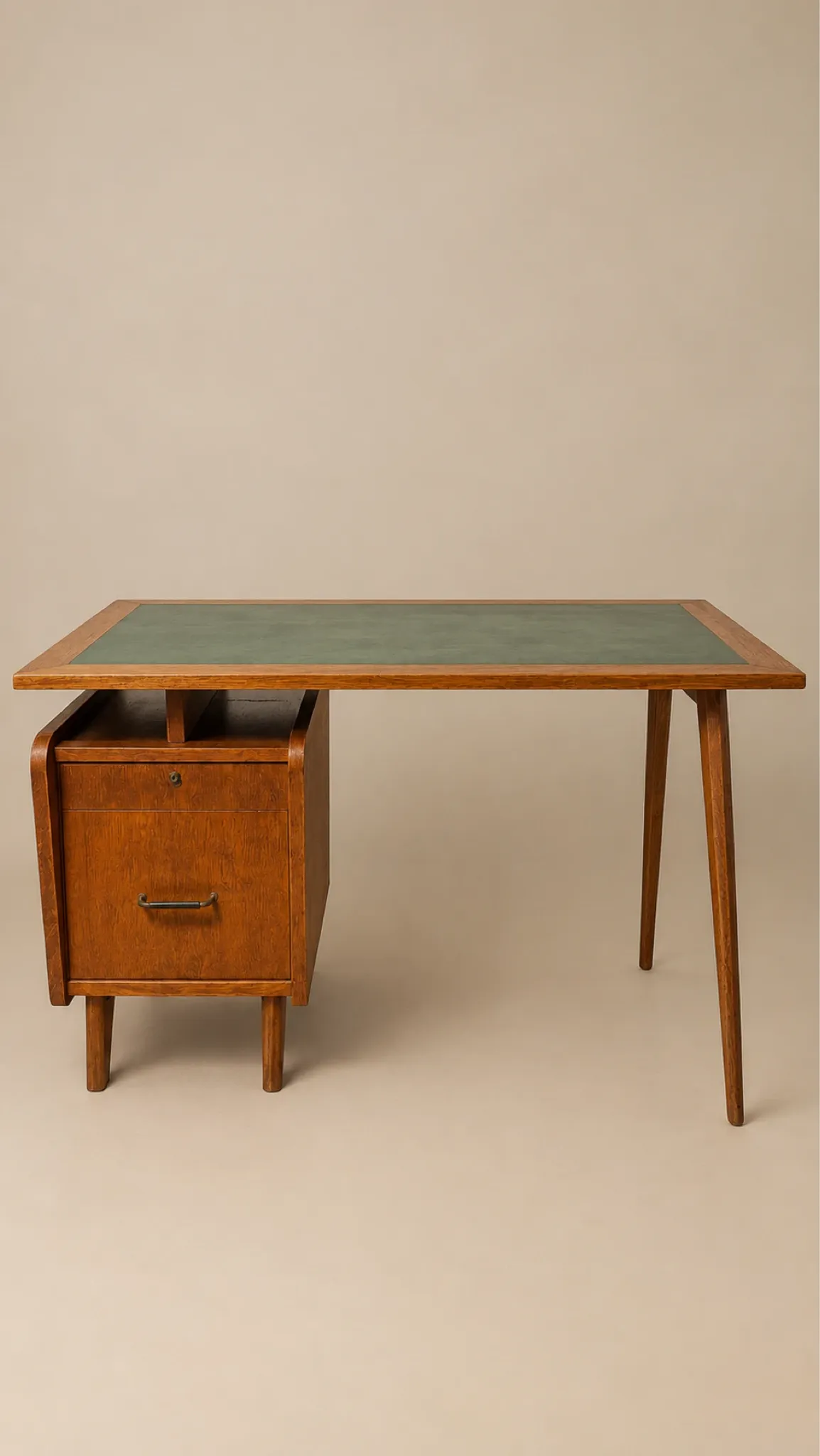 Bureau en bois années 50