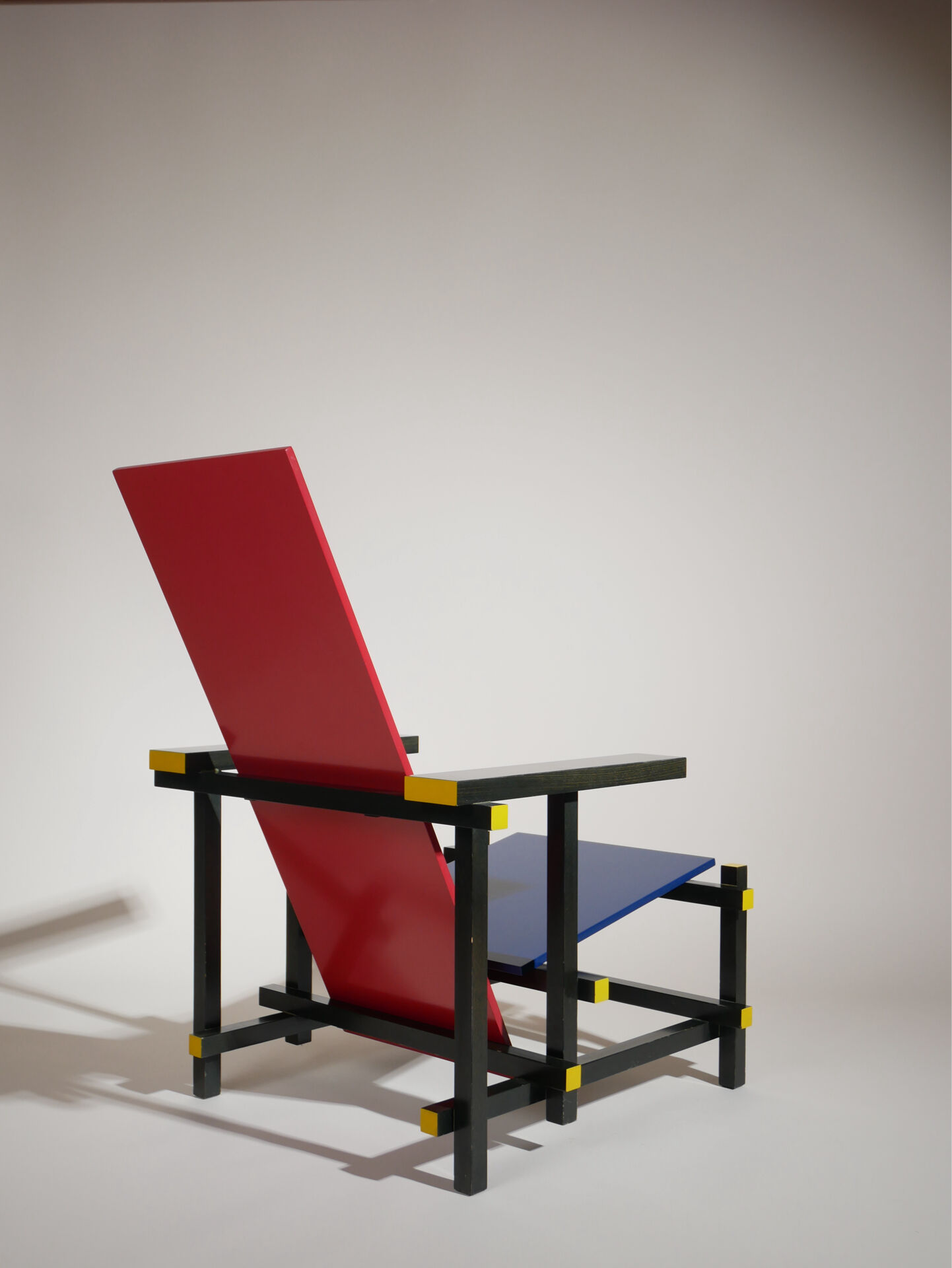 Armchair Red & Blue Gerrit Rietveld