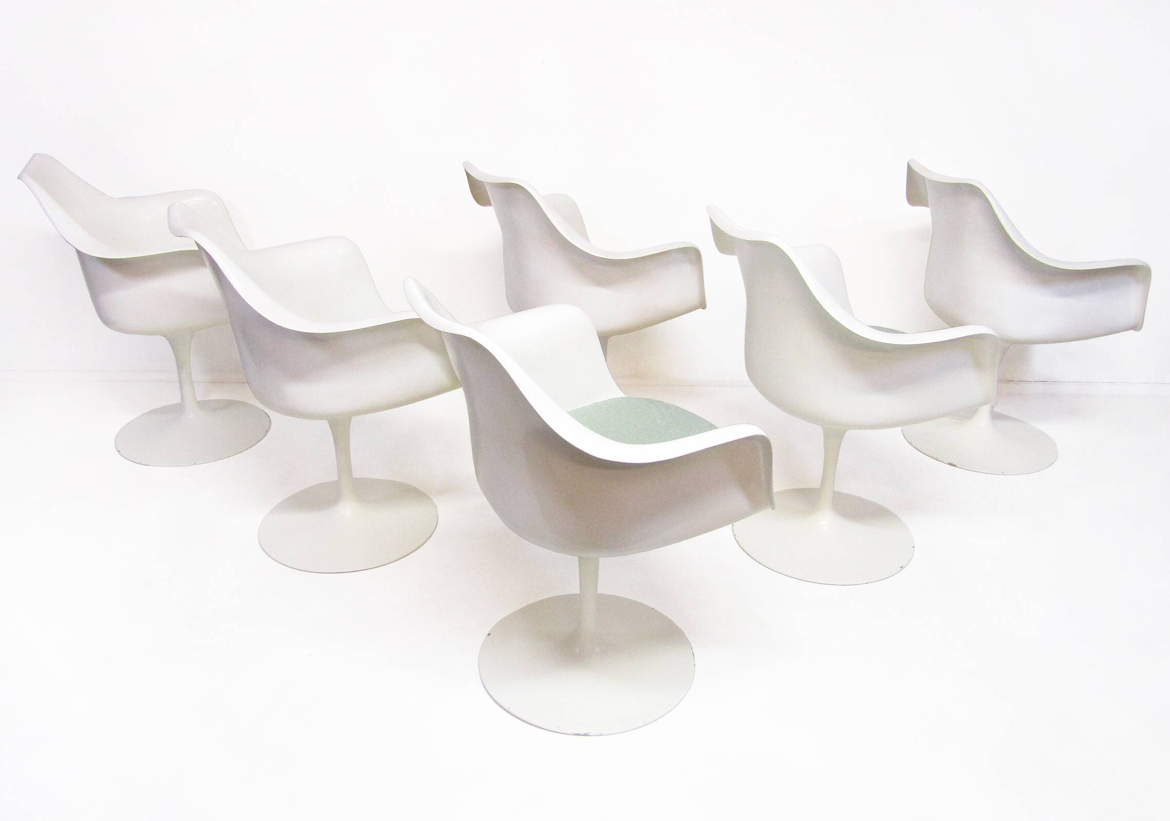1970s Space-Age Tulip Dining Table & Six Chairs Set by Eero Saarinen for Knoll